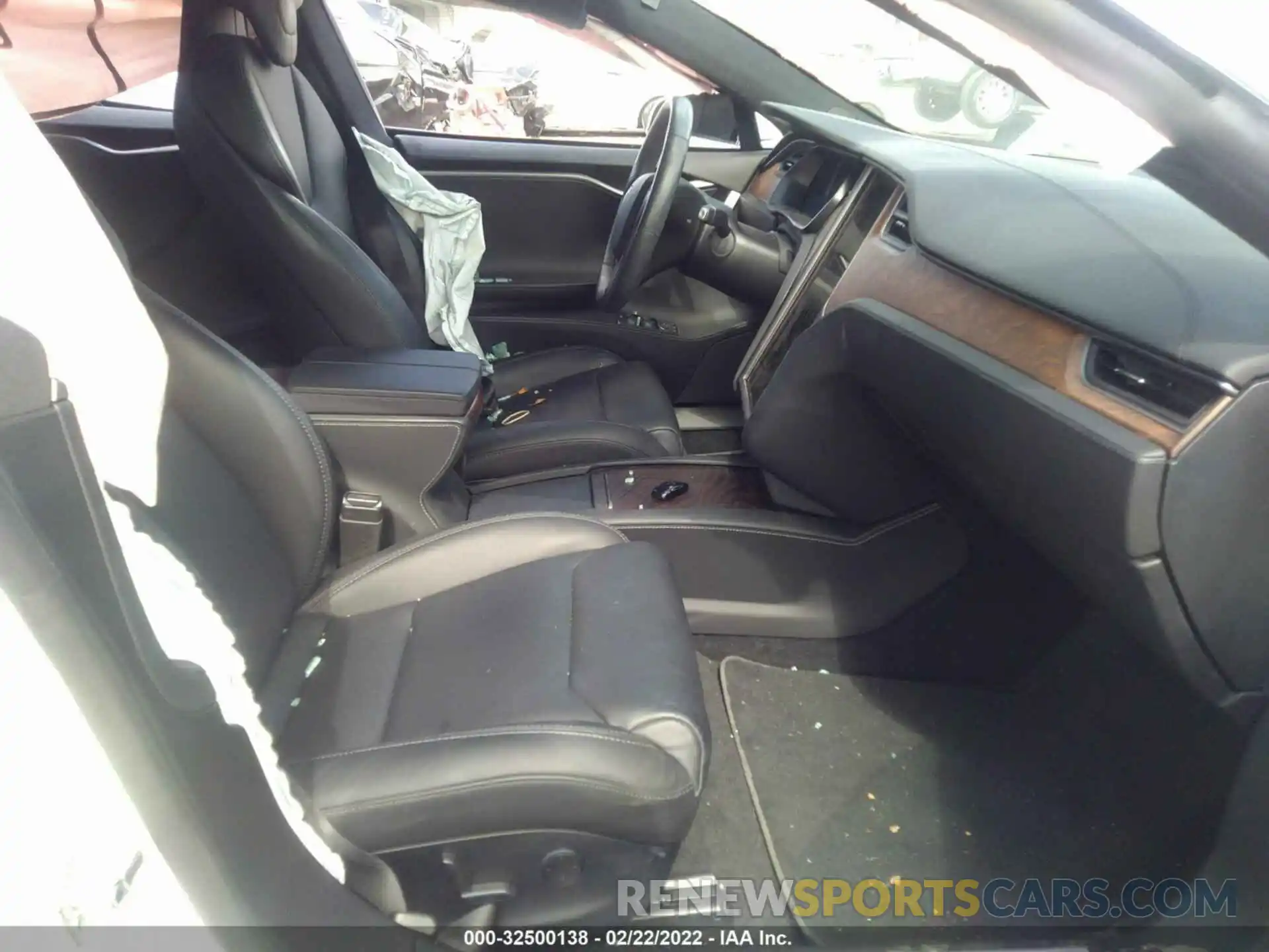 5 Photograph of a damaged car 5YJSA1E20KF305637 TESLA MODEL S 2019