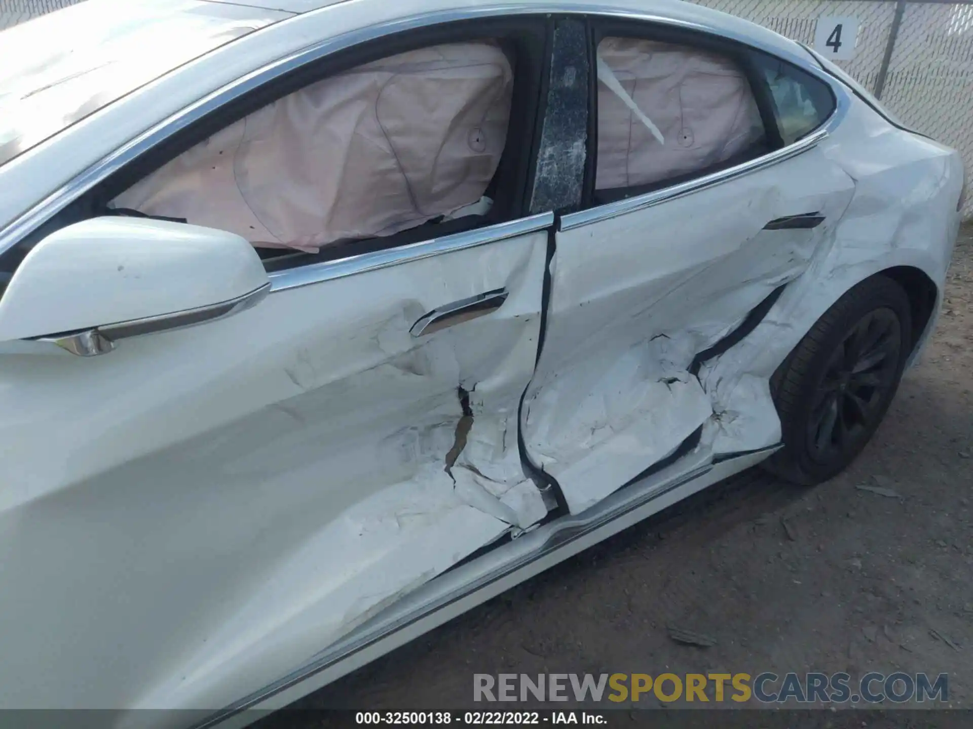 6 Photograph of a damaged car 5YJSA1E20KF305637 TESLA MODEL S 2019