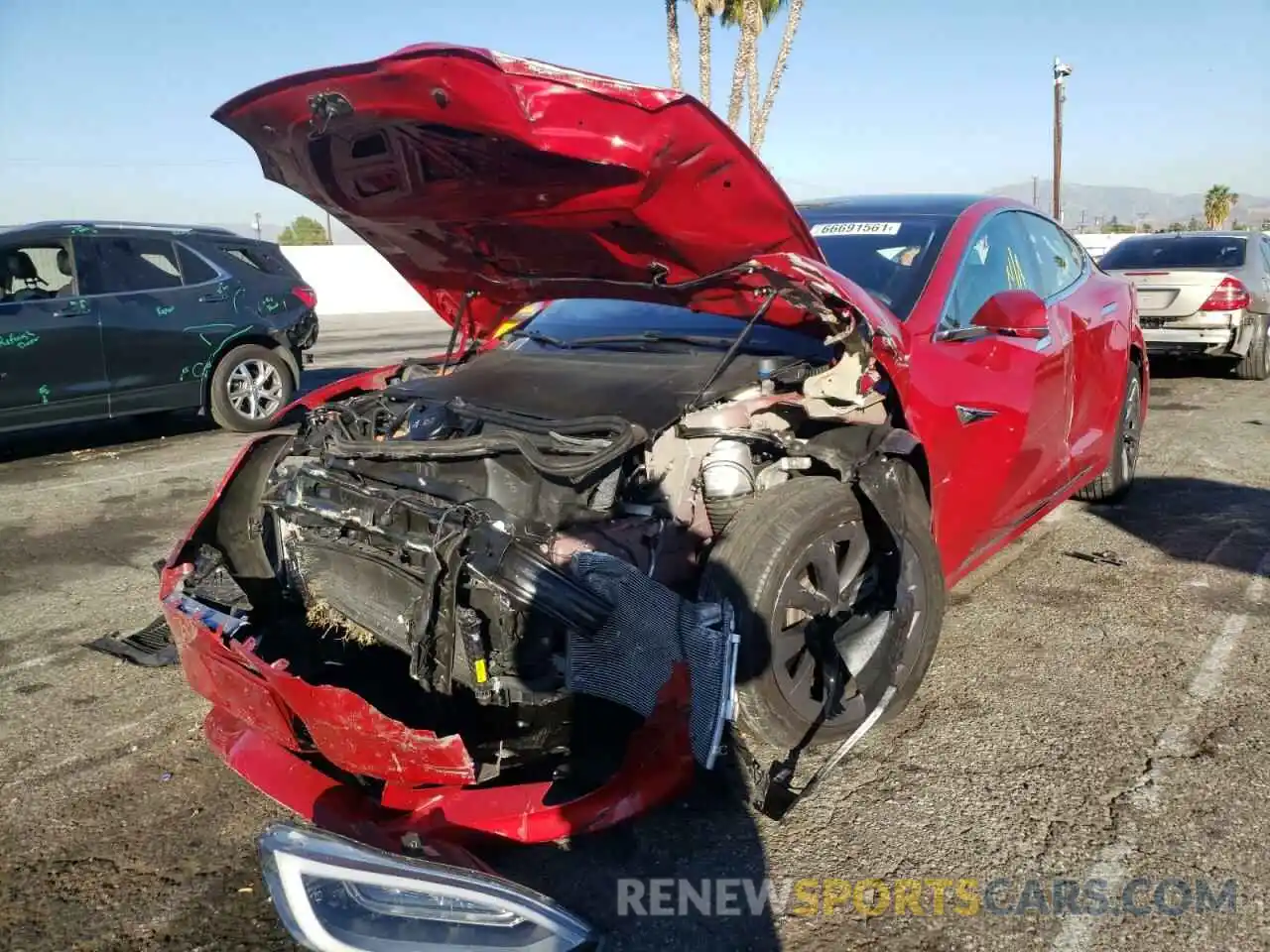 2 Photograph of a damaged car 5YJSA1E20KF305685 TESLA MODEL S 2019