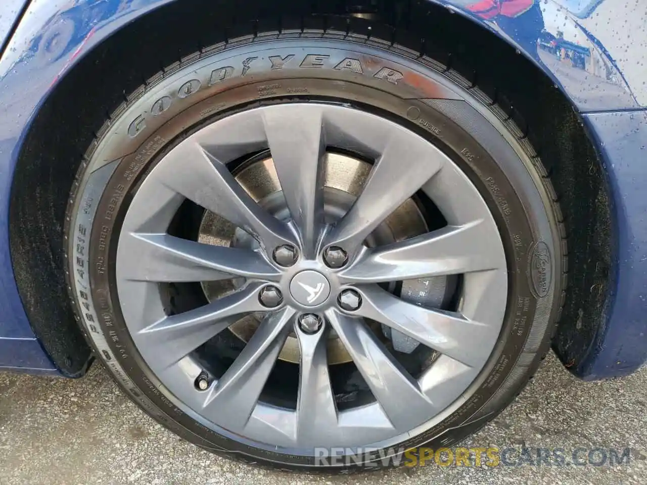 9 Photograph of a damaged car 5YJSA1E20KF306058 TESLA MODEL S 2019