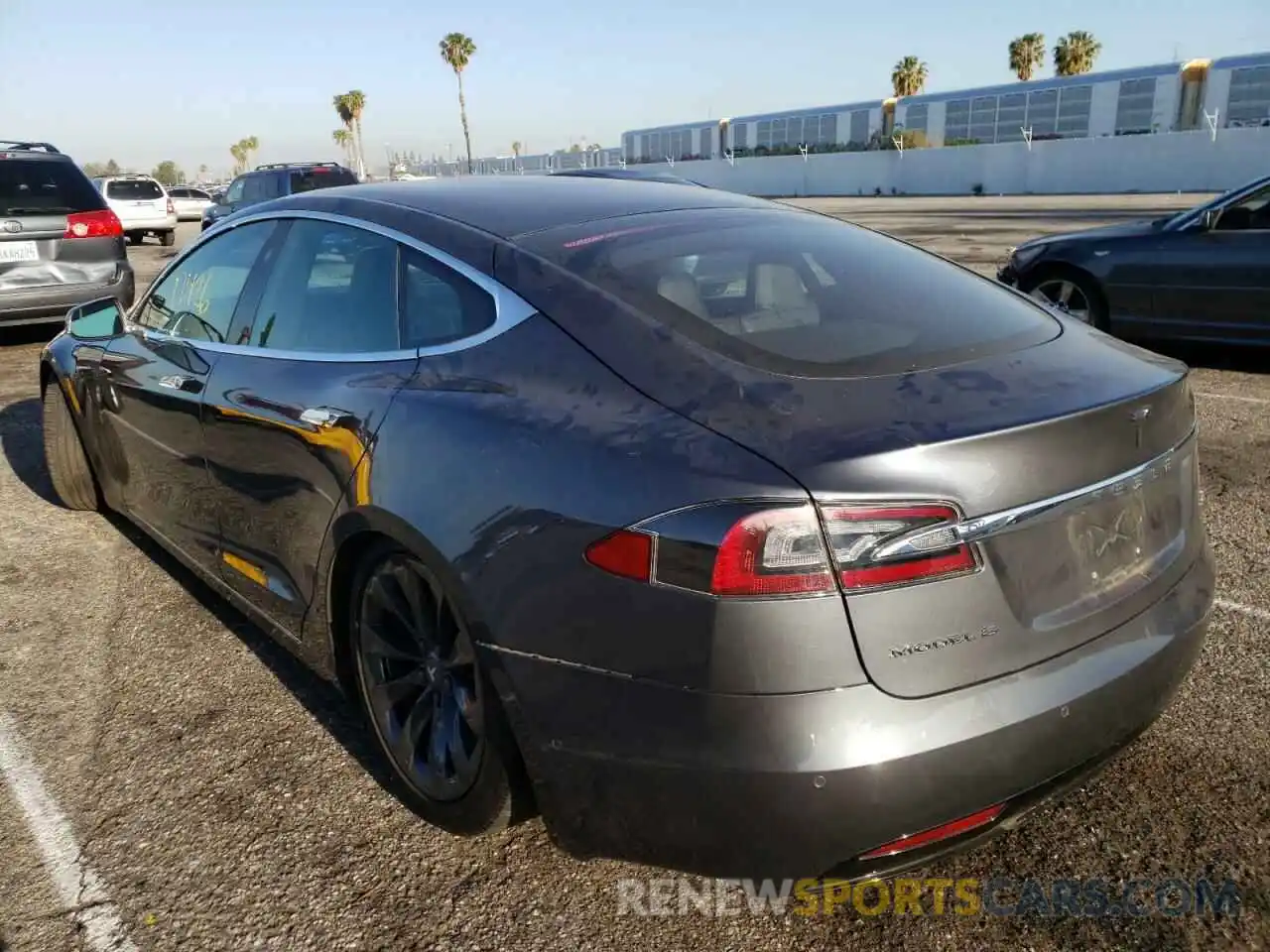 3 Photograph of a damaged car 5YJSA1E20KF308036 TESLA MODEL S 2019