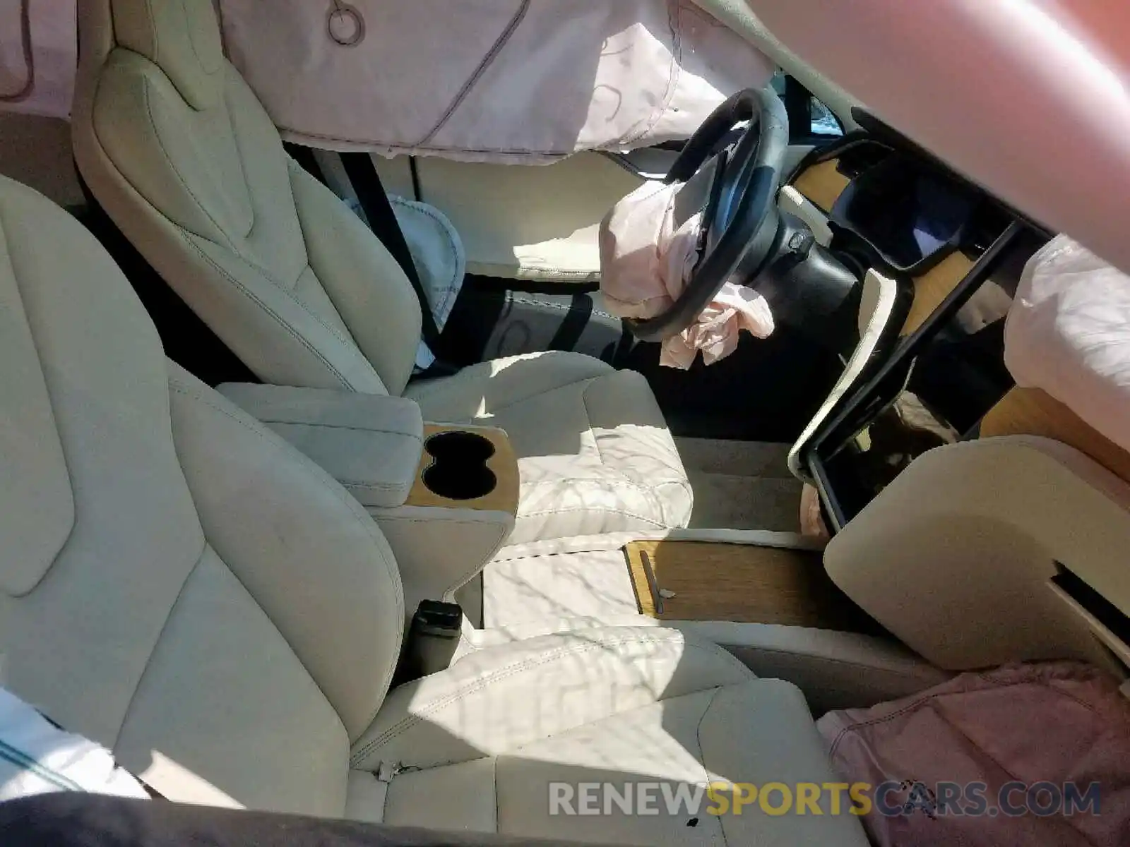 5 Photograph of a damaged car 5YJSA1E20KF312359 TESLA MODEL S 2019