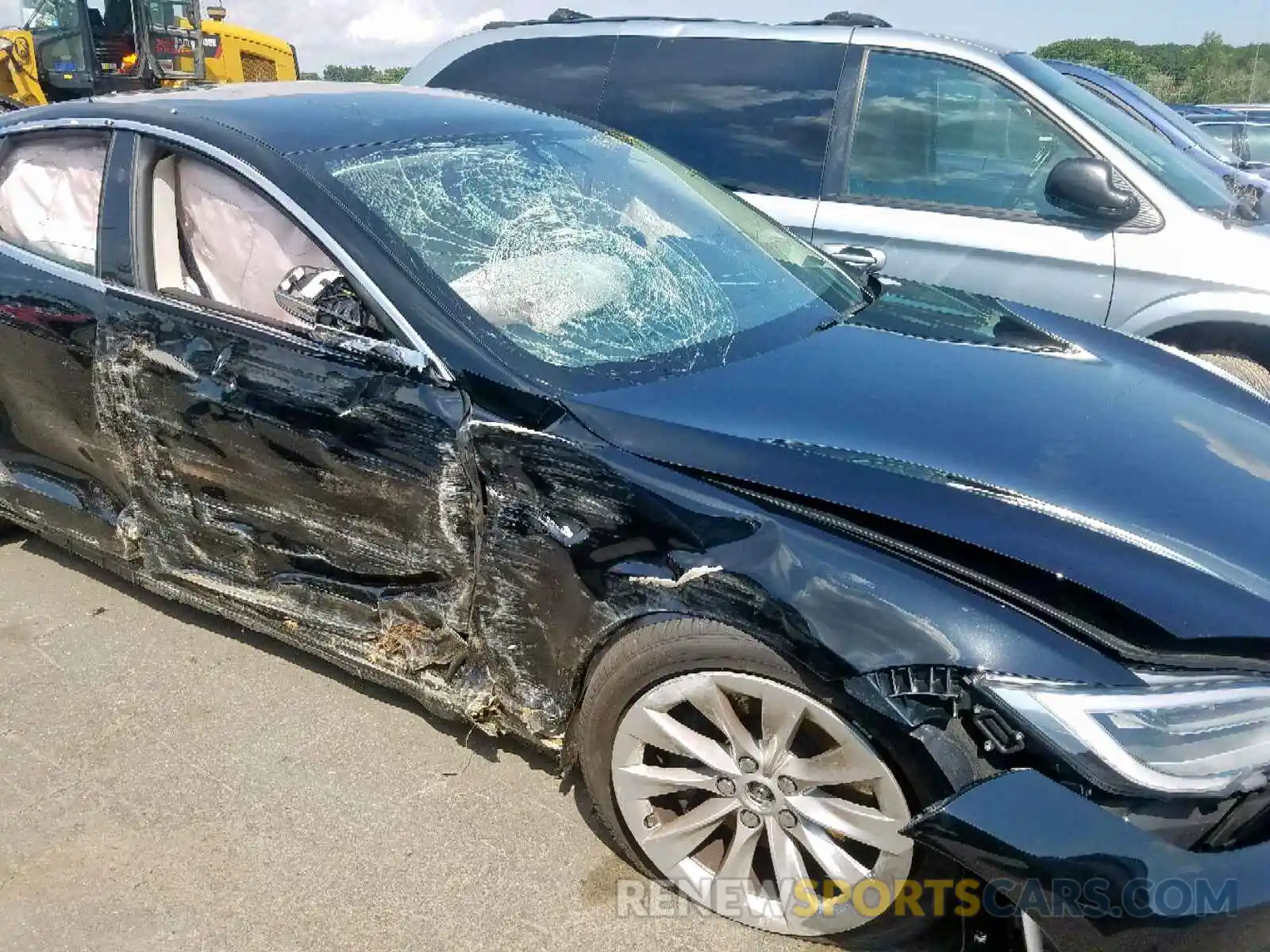 9 Photograph of a damaged car 5YJSA1E20KF312359 TESLA MODEL S 2019