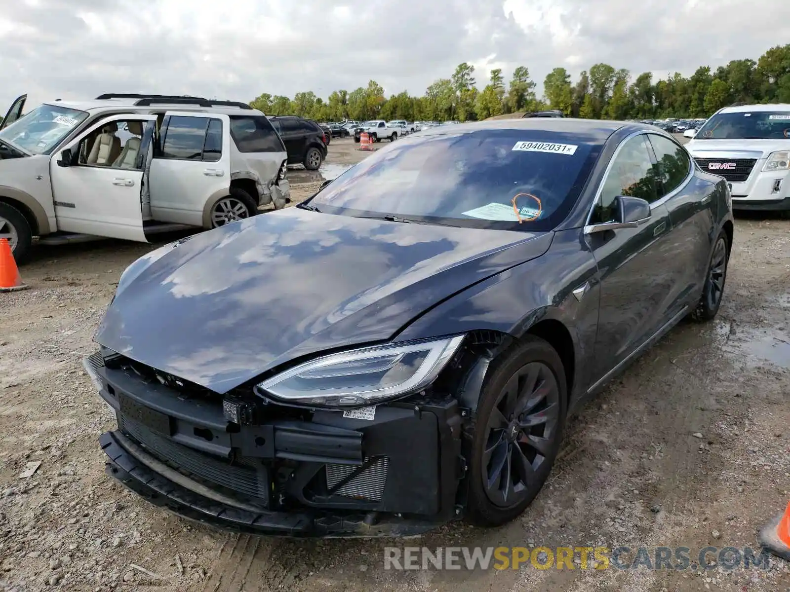 2 Photograph of a damaged car 5YJSA1E20KF331820 TESLA MODEL S 2019