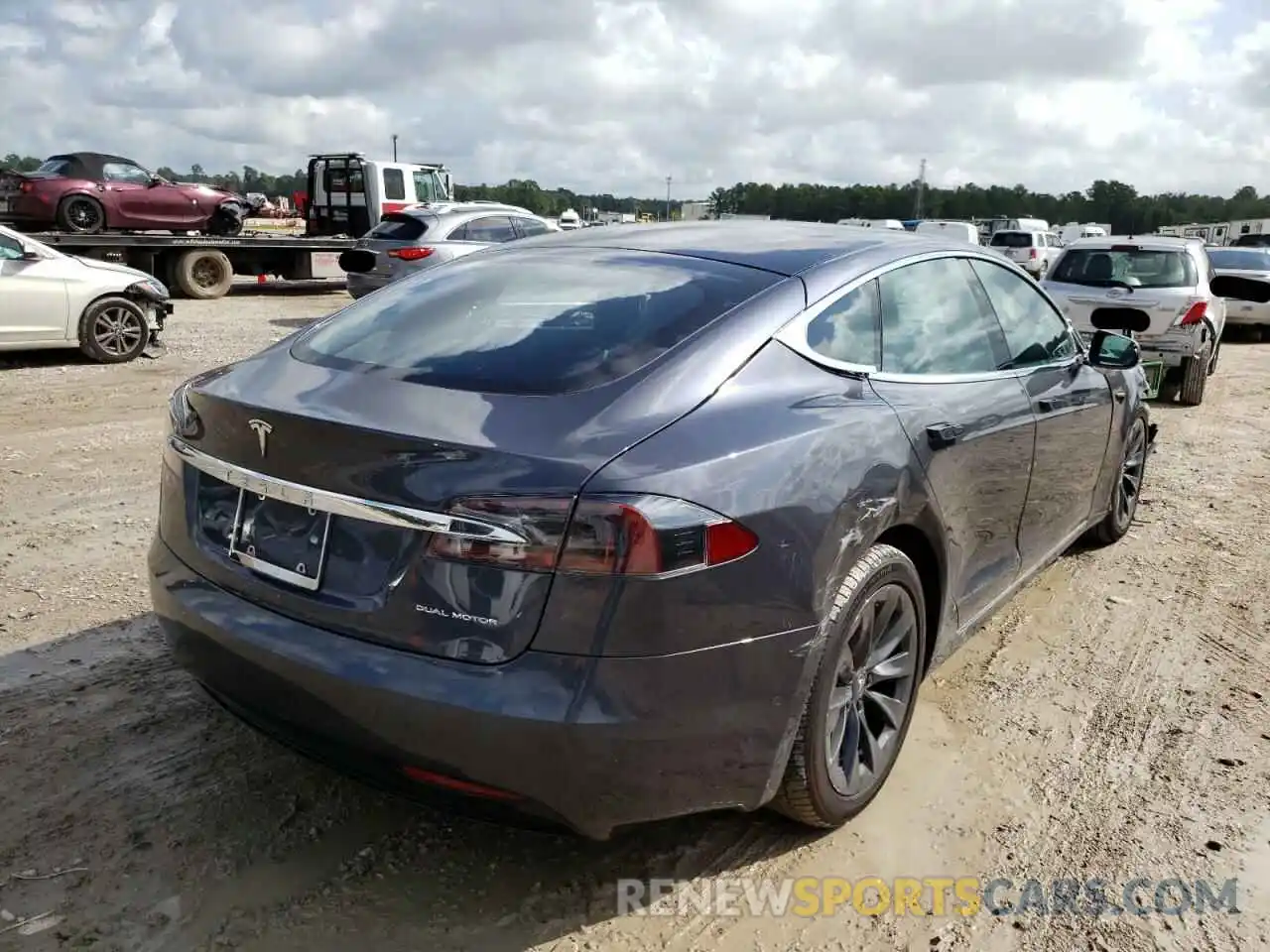 4 Photograph of a damaged car 5YJSA1E20KF331820 TESLA MODEL S 2019