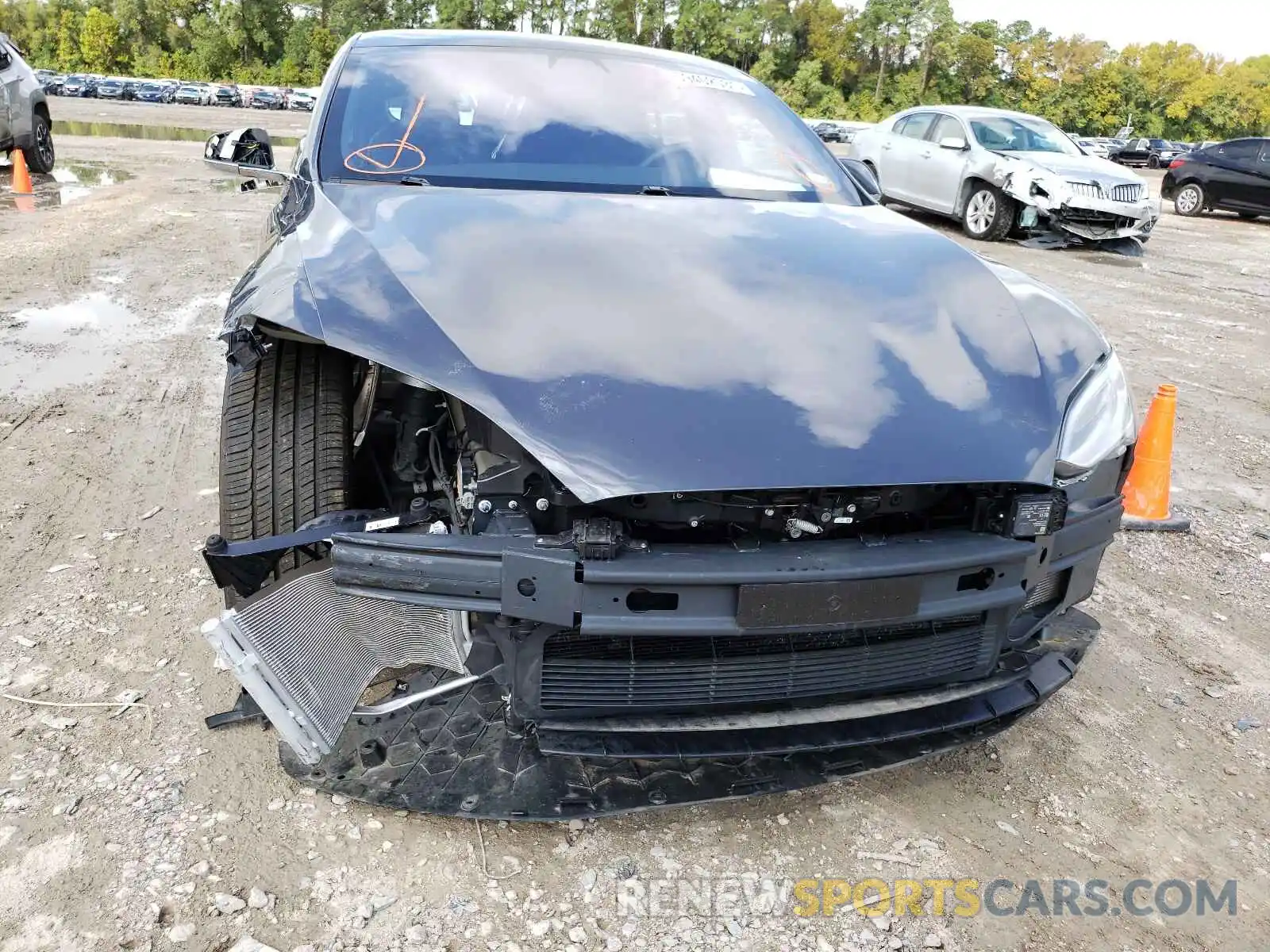 9 Photograph of a damaged car 5YJSA1E20KF331820 TESLA MODEL S 2019