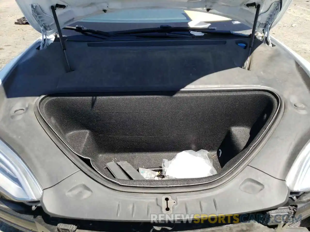 7 Photograph of a damaged car 5YJSA1E20KF334510 TESLA MODEL S 2019