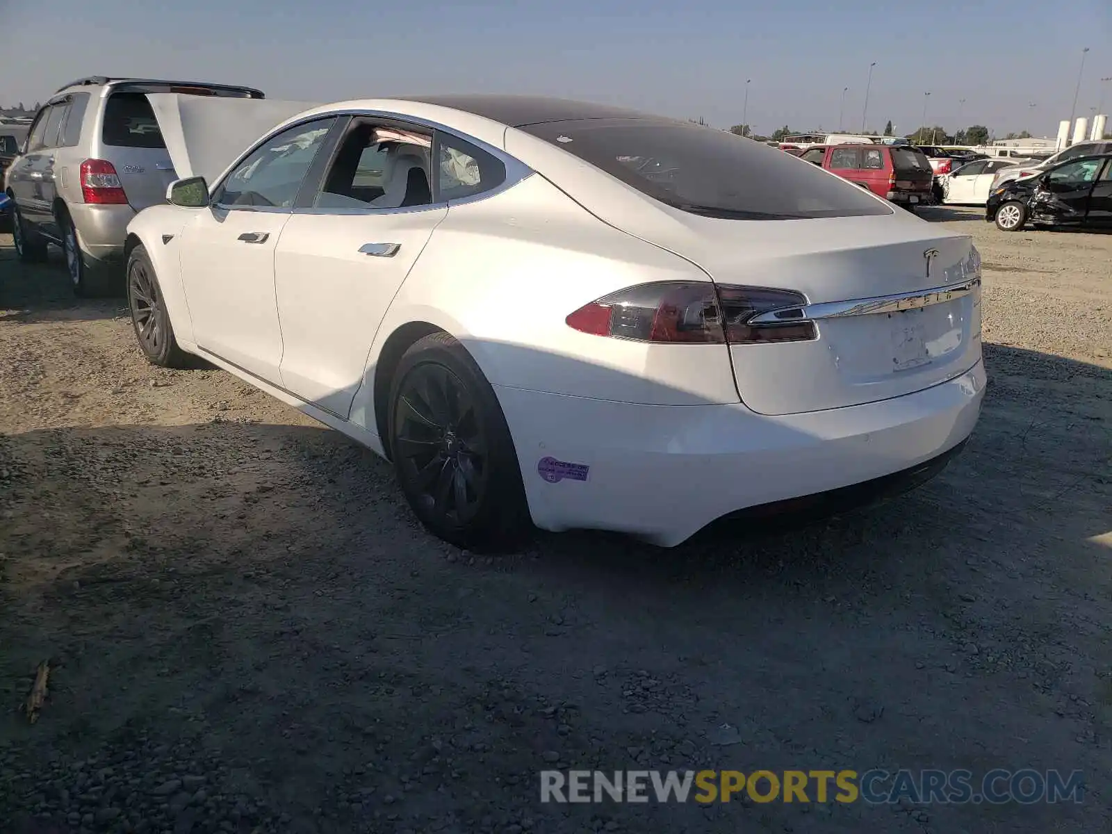 3 Photograph of a damaged car 5YJSA1E20KF334524 TESLA MODEL S 2019