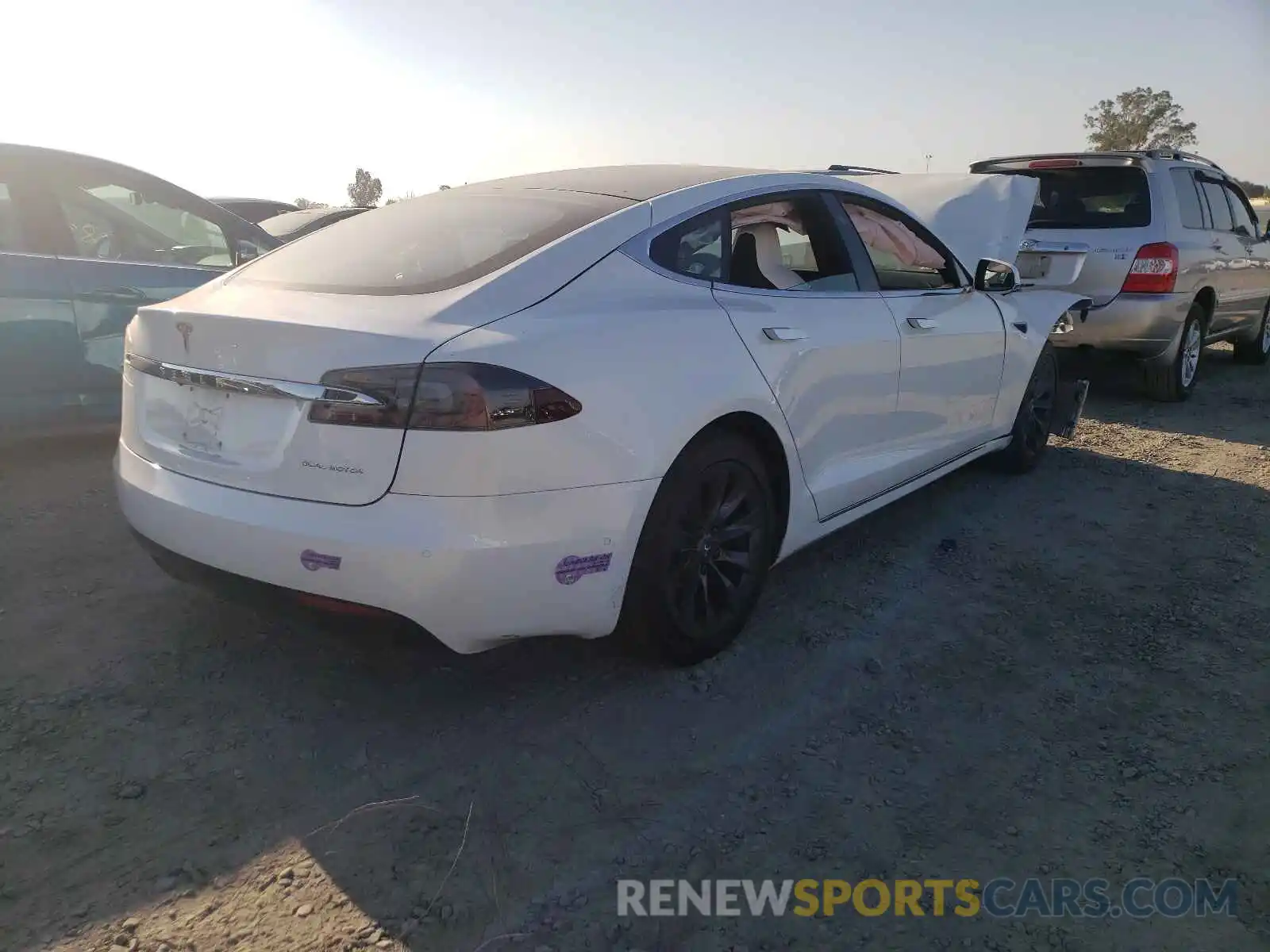 4 Photograph of a damaged car 5YJSA1E20KF334524 TESLA MODEL S 2019