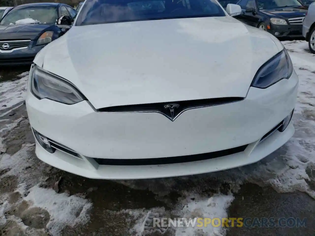 9 Photograph of a damaged car 5YJSA1E20KF339769 TESLA MODEL S 2019