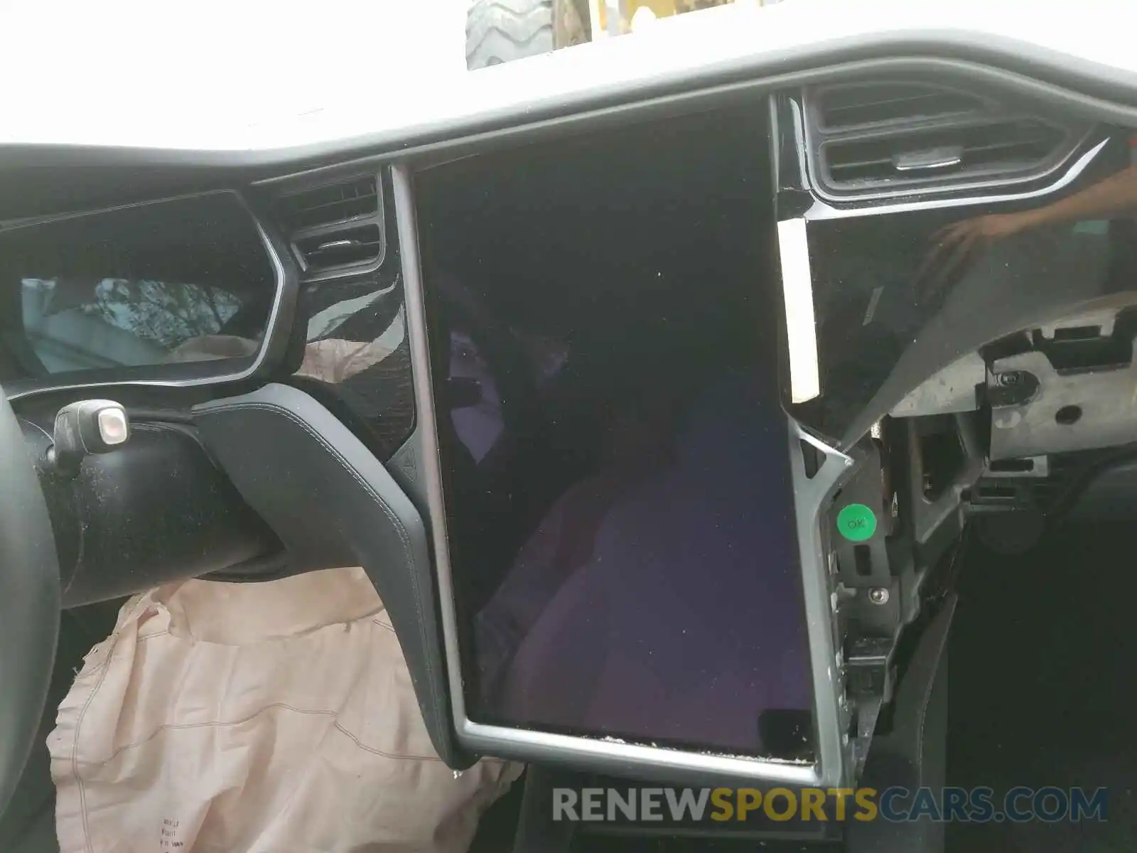 8 Photograph of a damaged car 5YJSA1E21KF305713 TESLA MODEL S 2019