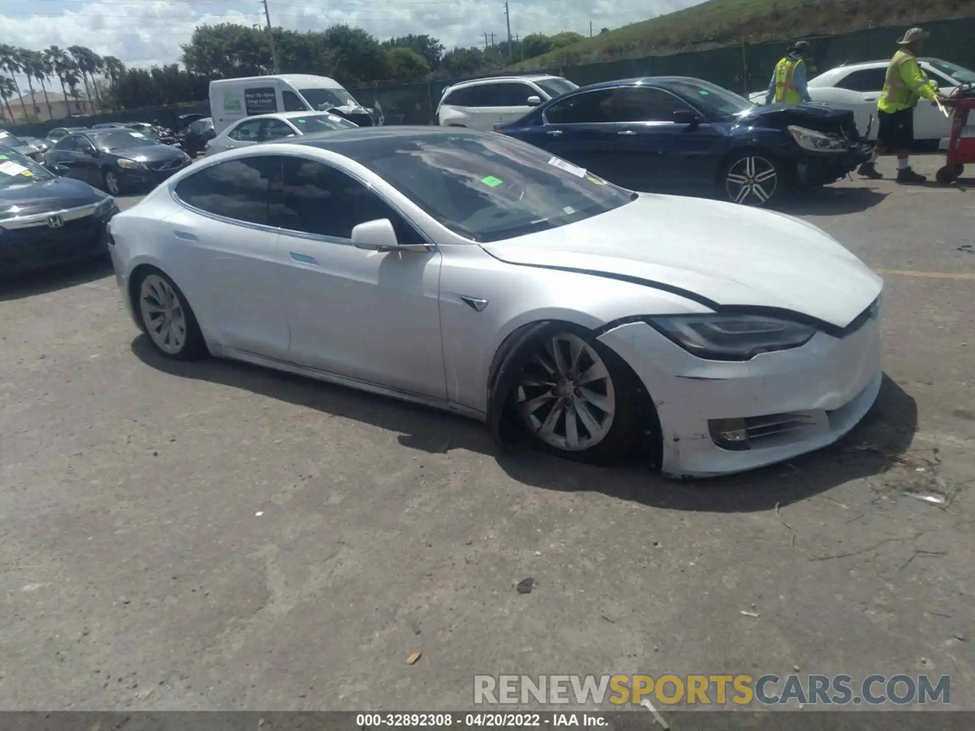 1 Photograph of a damaged car 5YJSA1E21KF306067 TESLA MODEL S 2019