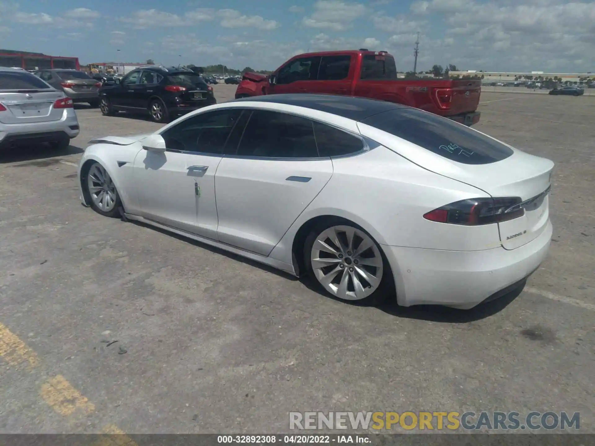 3 Photograph of a damaged car 5YJSA1E21KF306067 TESLA MODEL S 2019