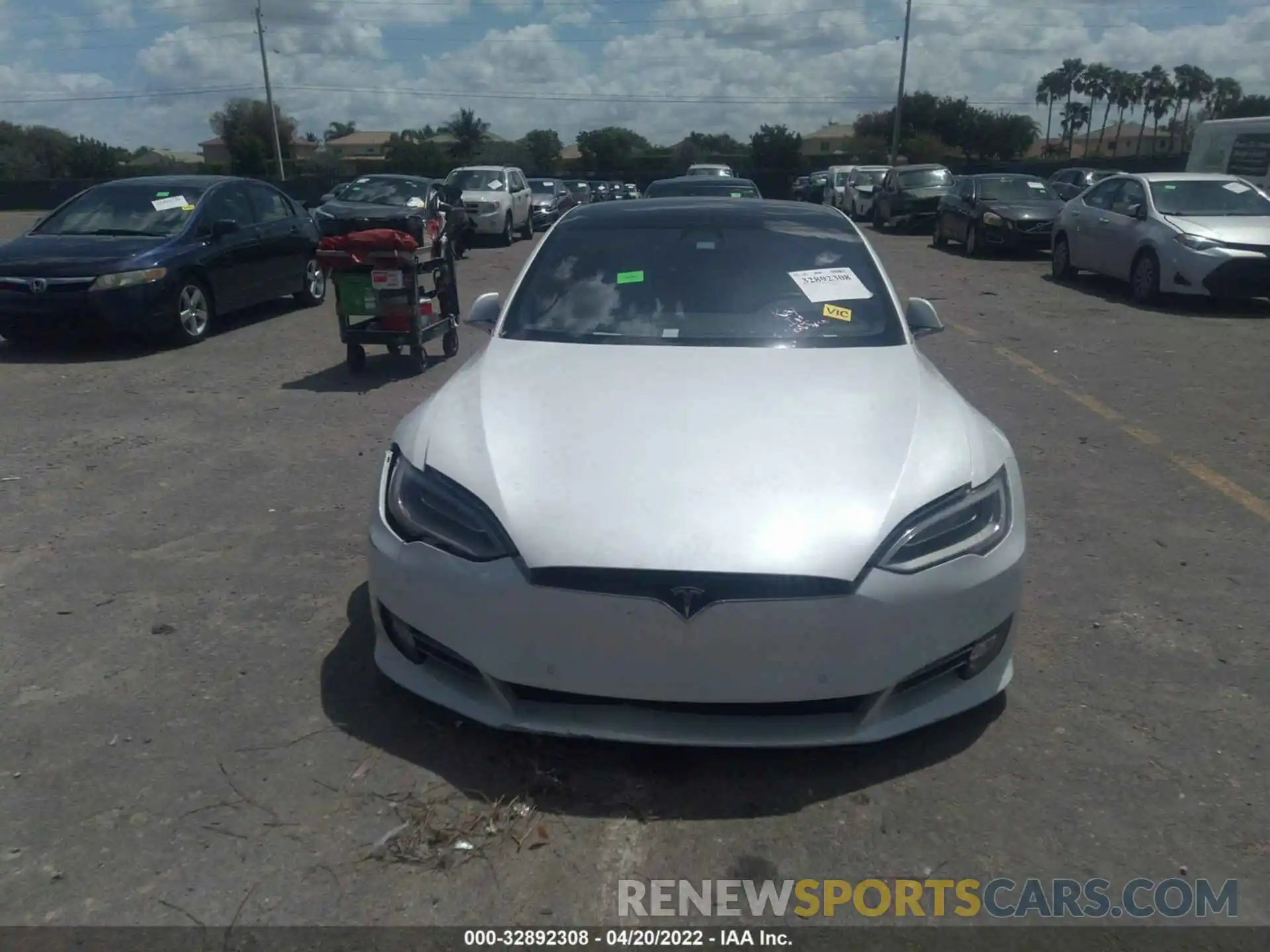 6 Photograph of a damaged car 5YJSA1E21KF306067 TESLA MODEL S 2019