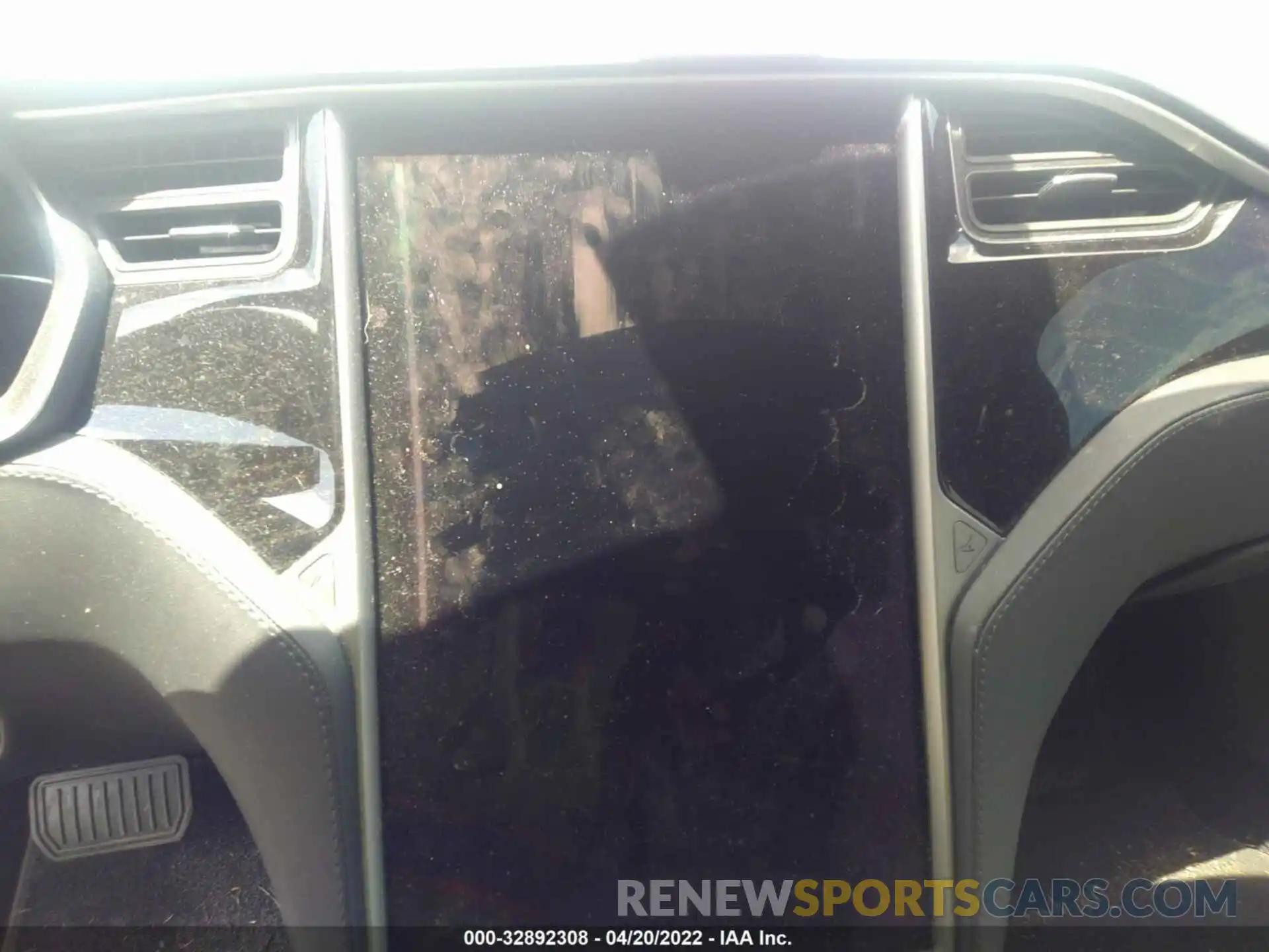 7 Photograph of a damaged car 5YJSA1E21KF306067 TESLA MODEL S 2019