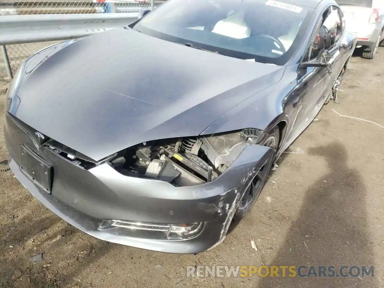 10 Photograph of a damaged car 5YJSA1E21KF306103 TESLA MODEL S 2019