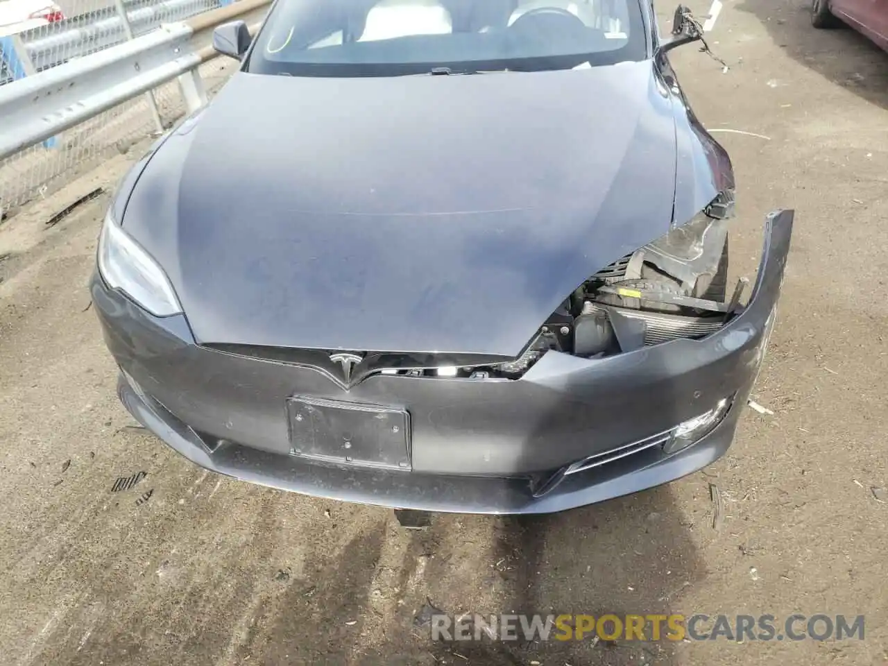 7 Photograph of a damaged car 5YJSA1E21KF306103 TESLA MODEL S 2019