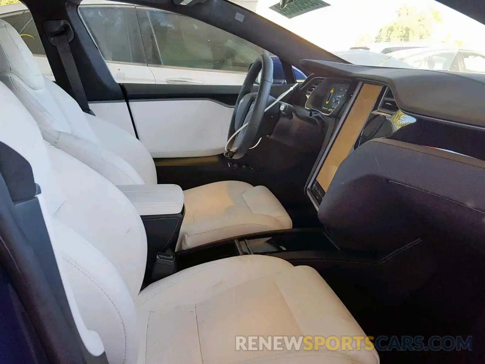 5 Photograph of a damaged car 5YJSA1E21KF306439 TESLA MODEL S 2019