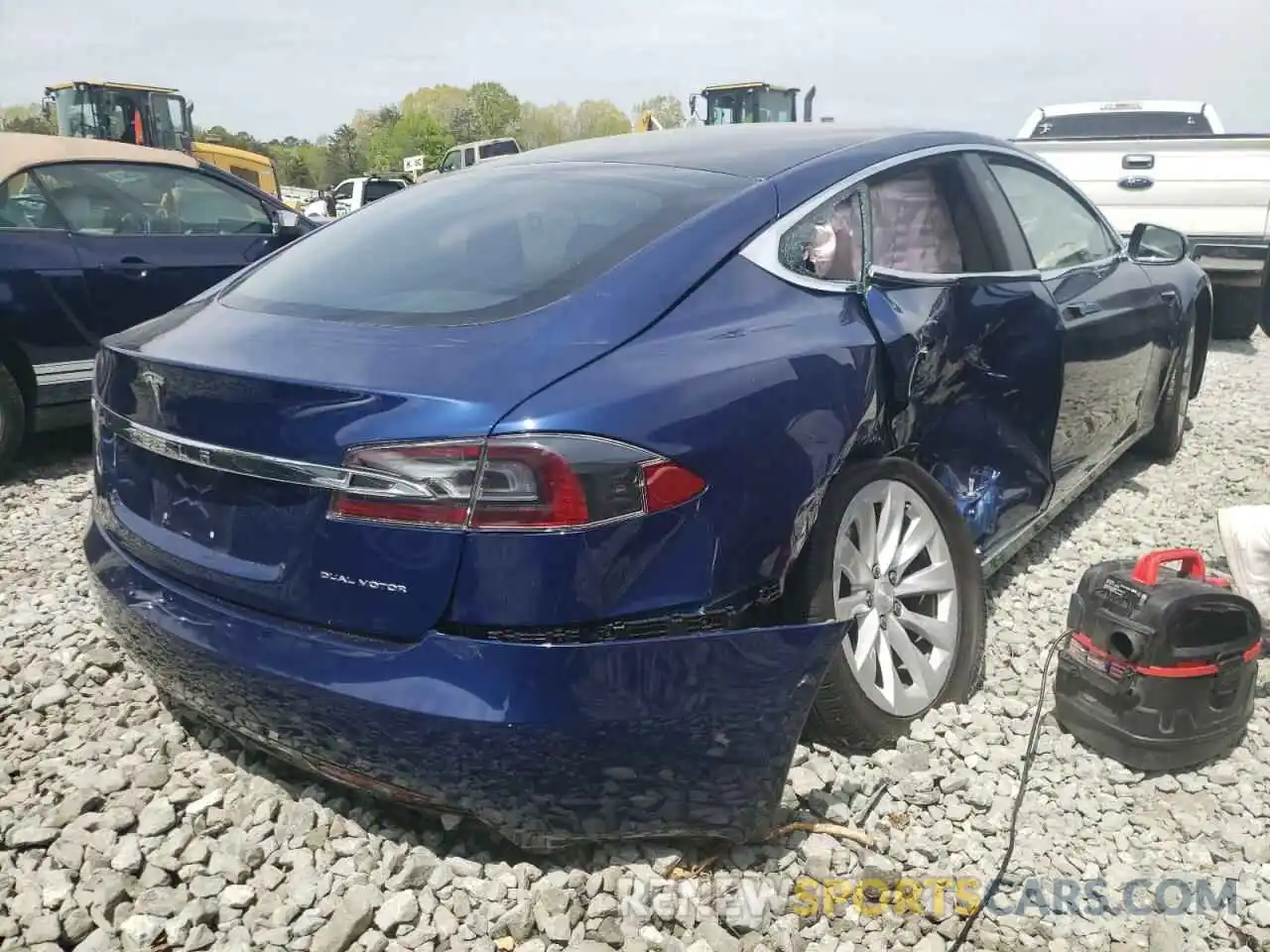 4 Photograph of a damaged car 5YJSA1E21KF332524 TESLA MODEL S 2019