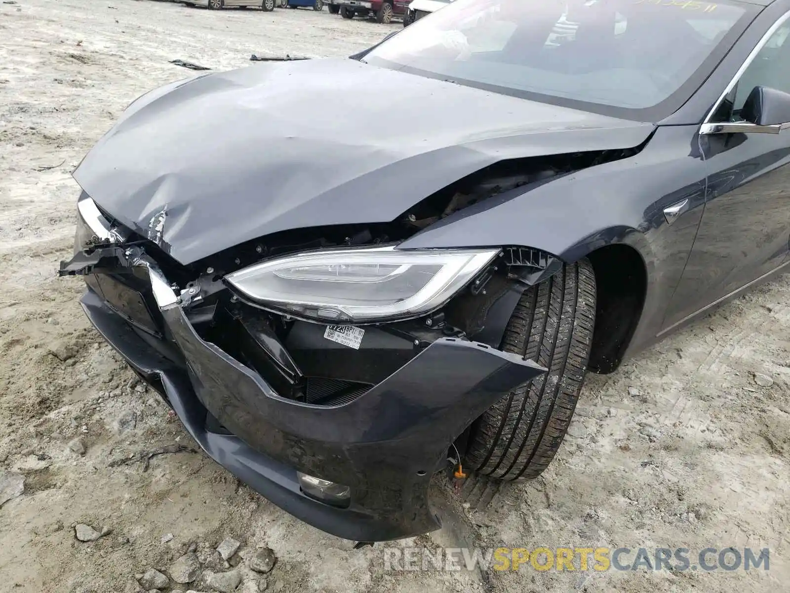 9 Photograph of a damaged car 5YJSA1E23KF304000 TESLA MODEL S 2019