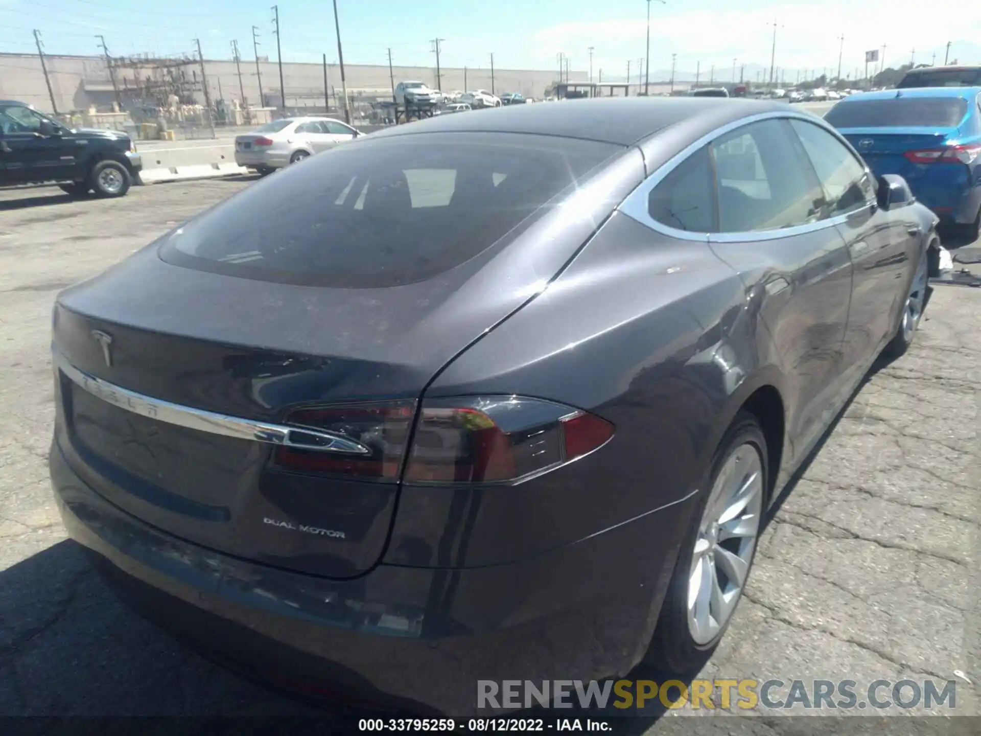 4 Photograph of a damaged car 5YJSA1E23KF331133 TESLA MODEL S 2019