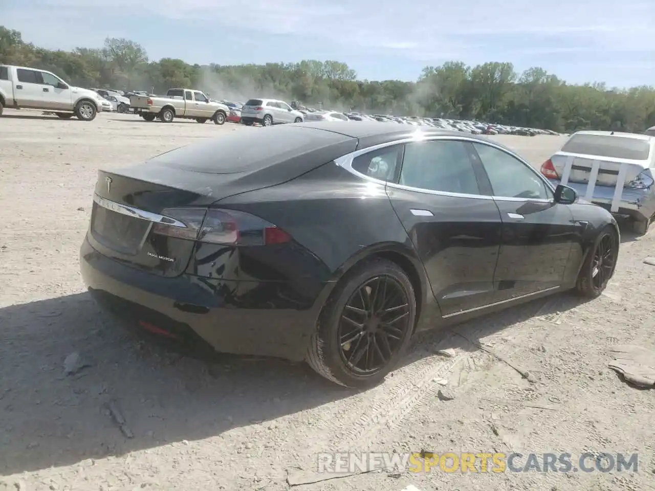 4 Photograph of a damaged car 5YJSA1E23KF332492 TESLA MODEL S 2019