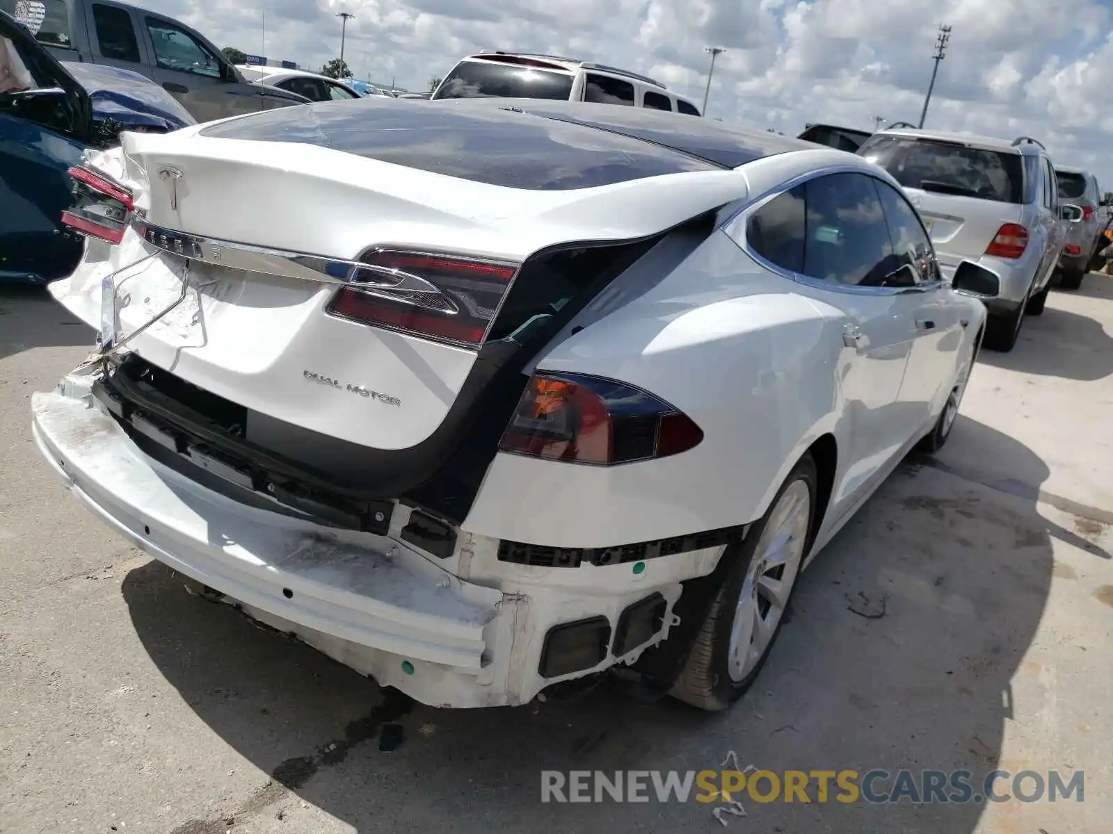 4 Photograph of a damaged car 5YJSA1E23KF338910 TESLA MODEL S 2019