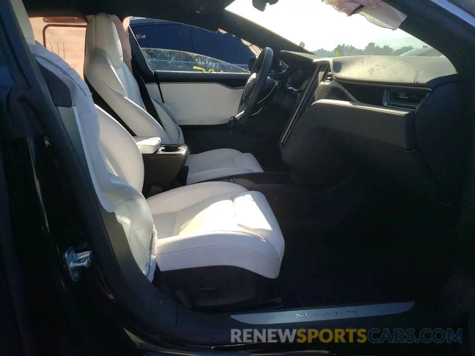 5 Photograph of a damaged car 5YJSA1E23KF339894 TESLA MODEL S 2019