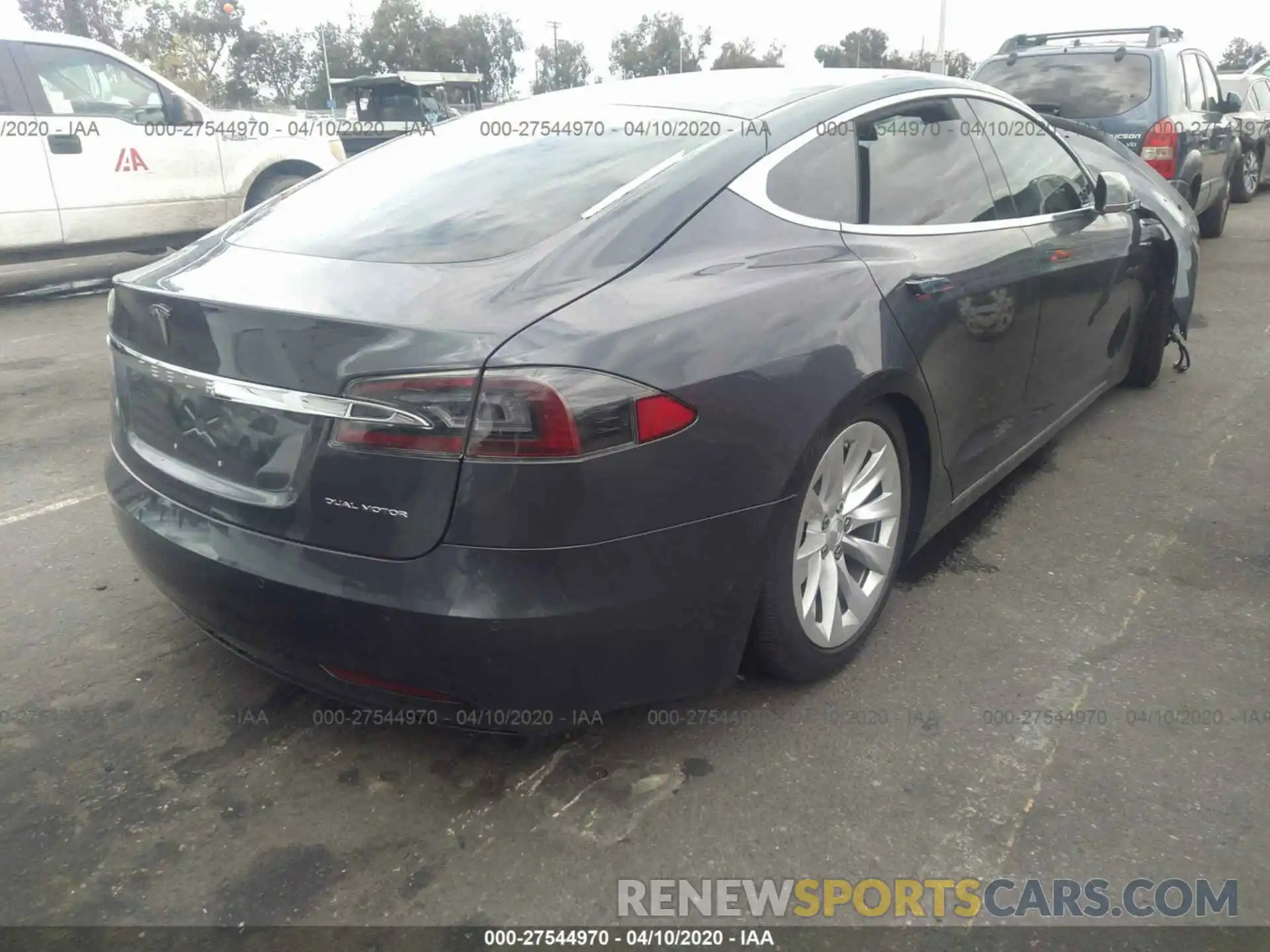 4 Photograph of a damaged car 5YJSA1E23KF347882 TESLA MODEL S 2019