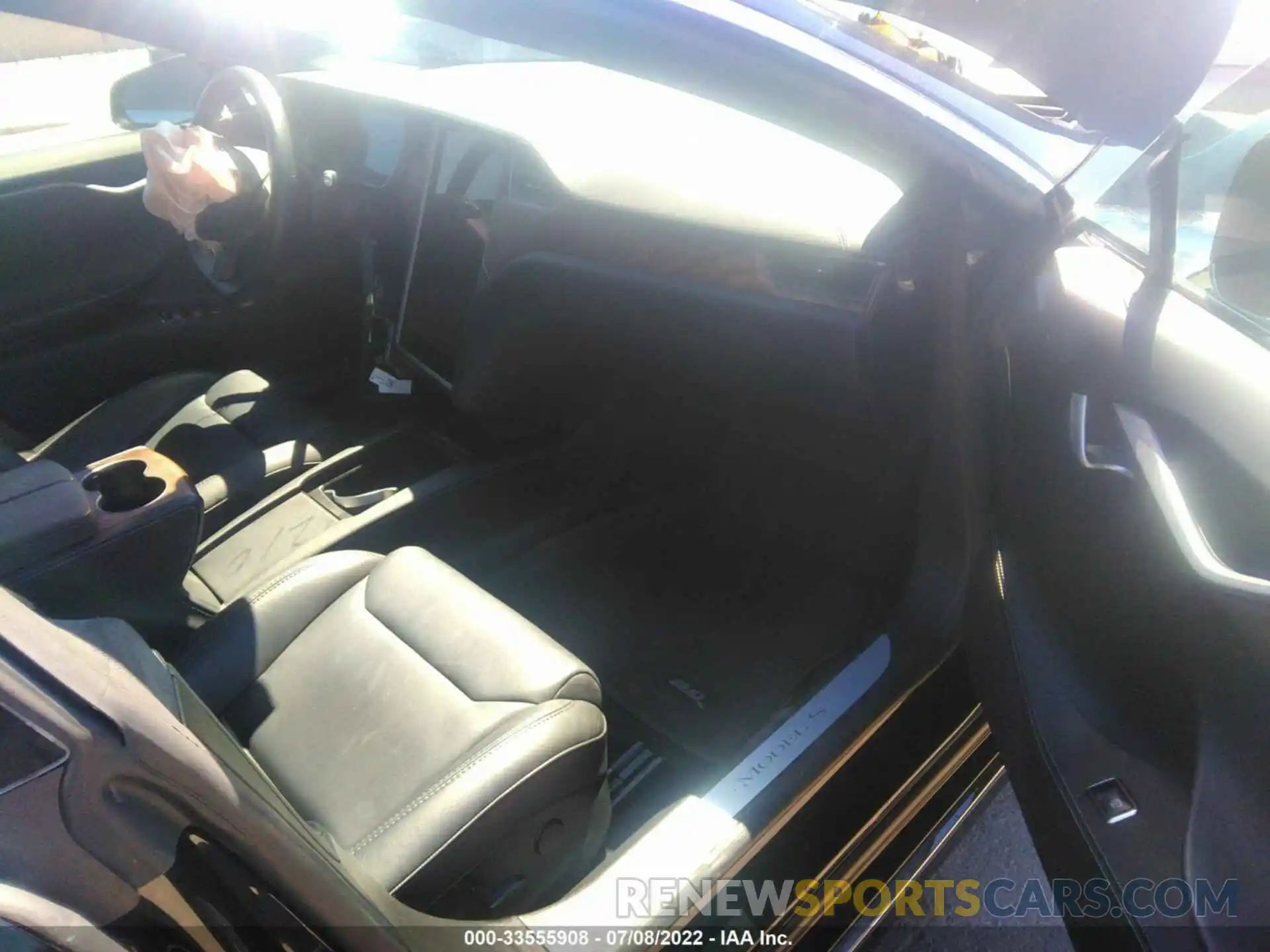 5 Photograph of a damaged car 5YJSA1E24KF302210 TESLA MODEL S 2019