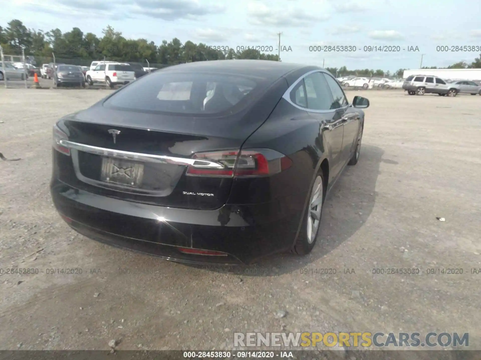 4 Photograph of a damaged car 5YJSA1E24KF313336 TESLA MODEL S 2019