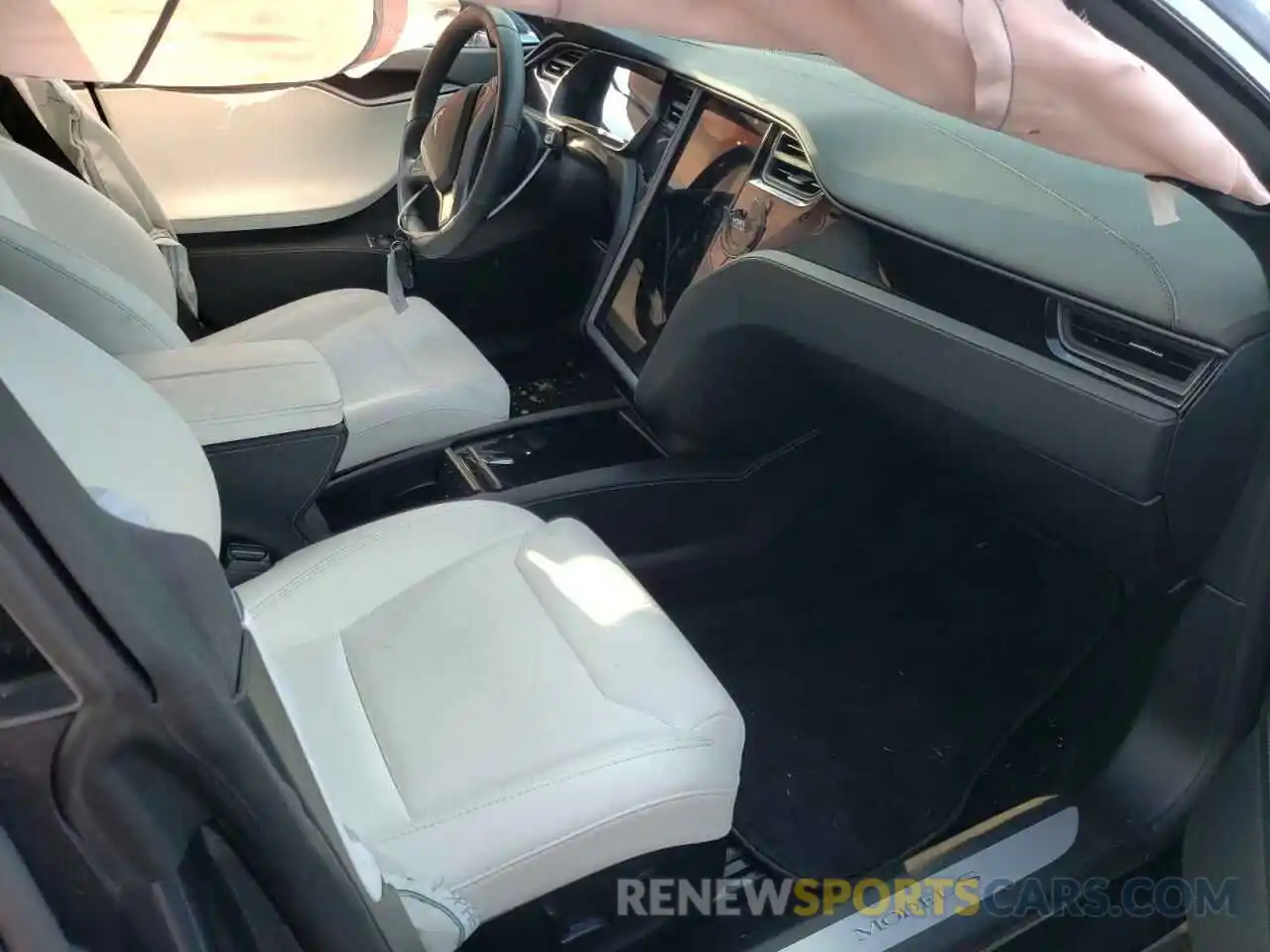 5 Photograph of a damaged car 5YJSA1E24KF330590 TESLA MODEL S 2019