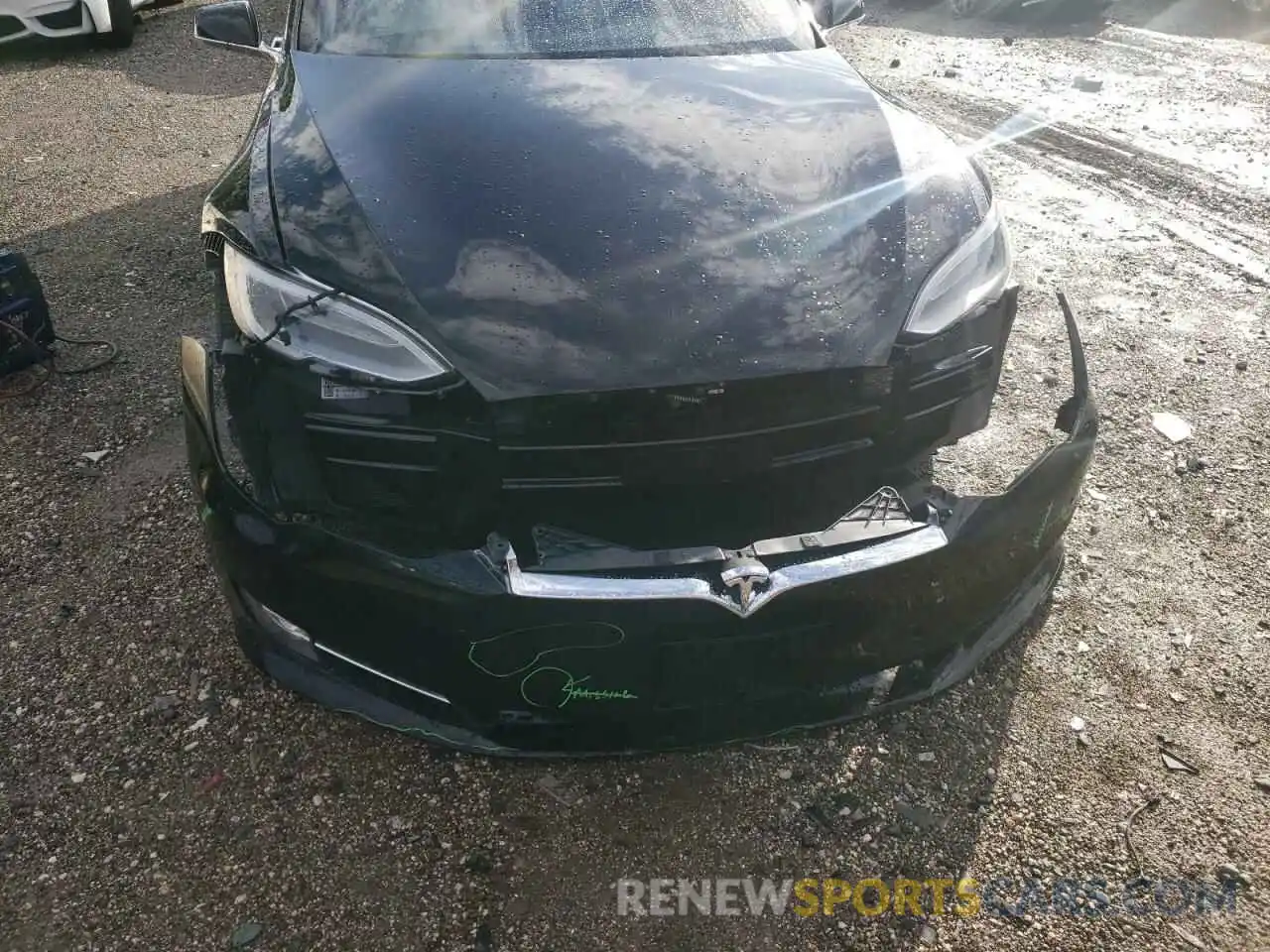 9 Photograph of a damaged car 5YJSA1E24KF337328 TESLA MODEL S 2019