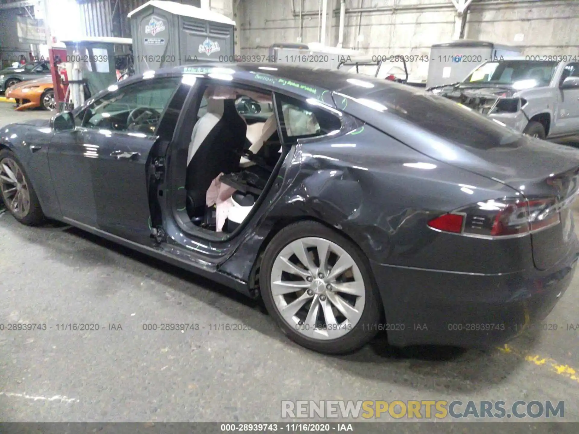 6 Photograph of a damaged car 5YJSA1E24KF348006 TESLA MODEL S 2019