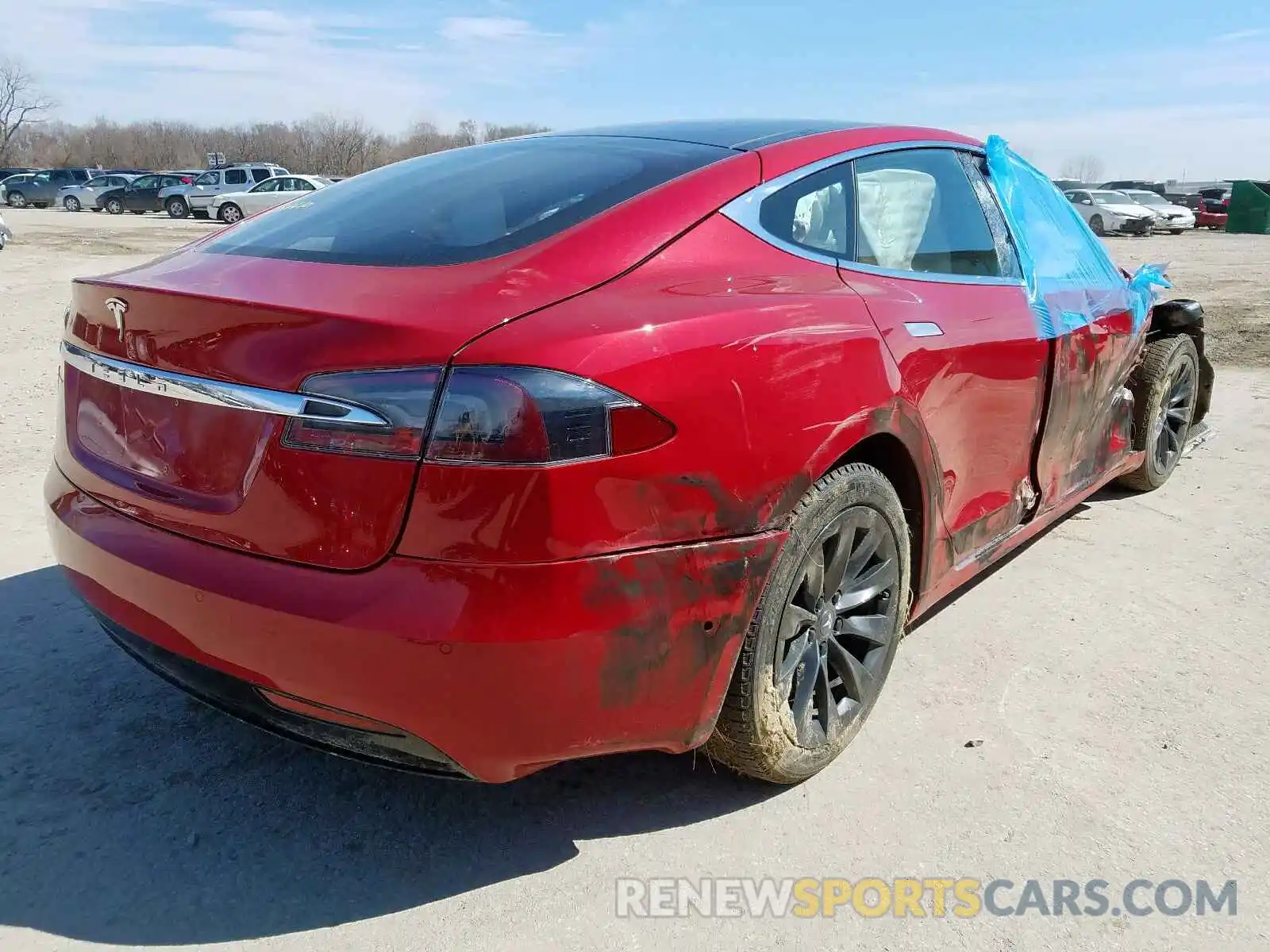 4 Photograph of a damaged car 5YJSA1E25KF299947 TESLA MODEL S 2019