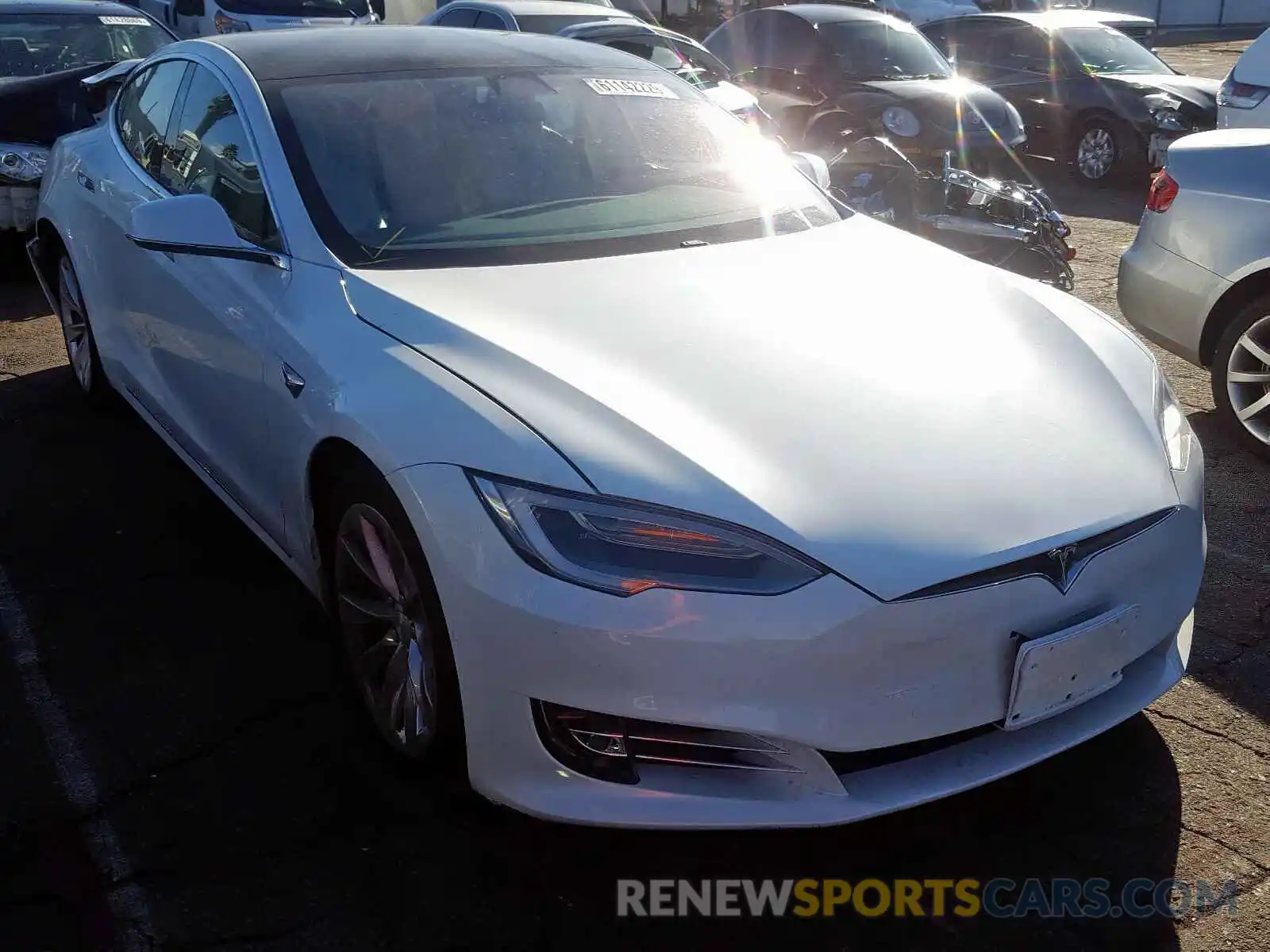 1 Photograph of a damaged car 5YJSA1E25KF302183 TESLA MODEL S 2019