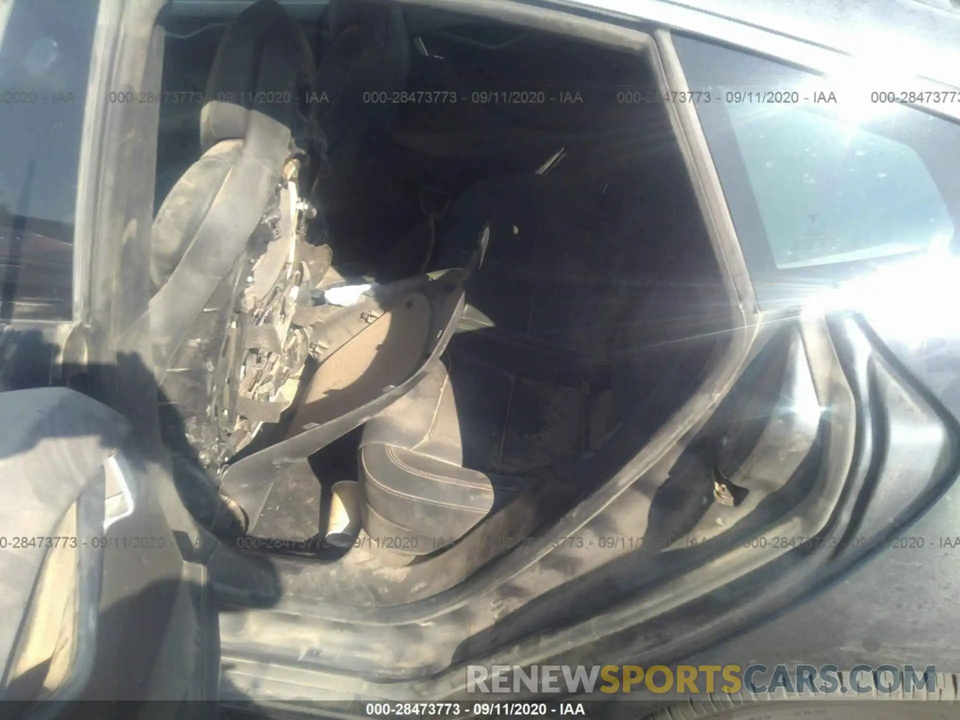 8 Photograph of a damaged car 5YJSA1E25KF302474 TESLA MODEL S 2019