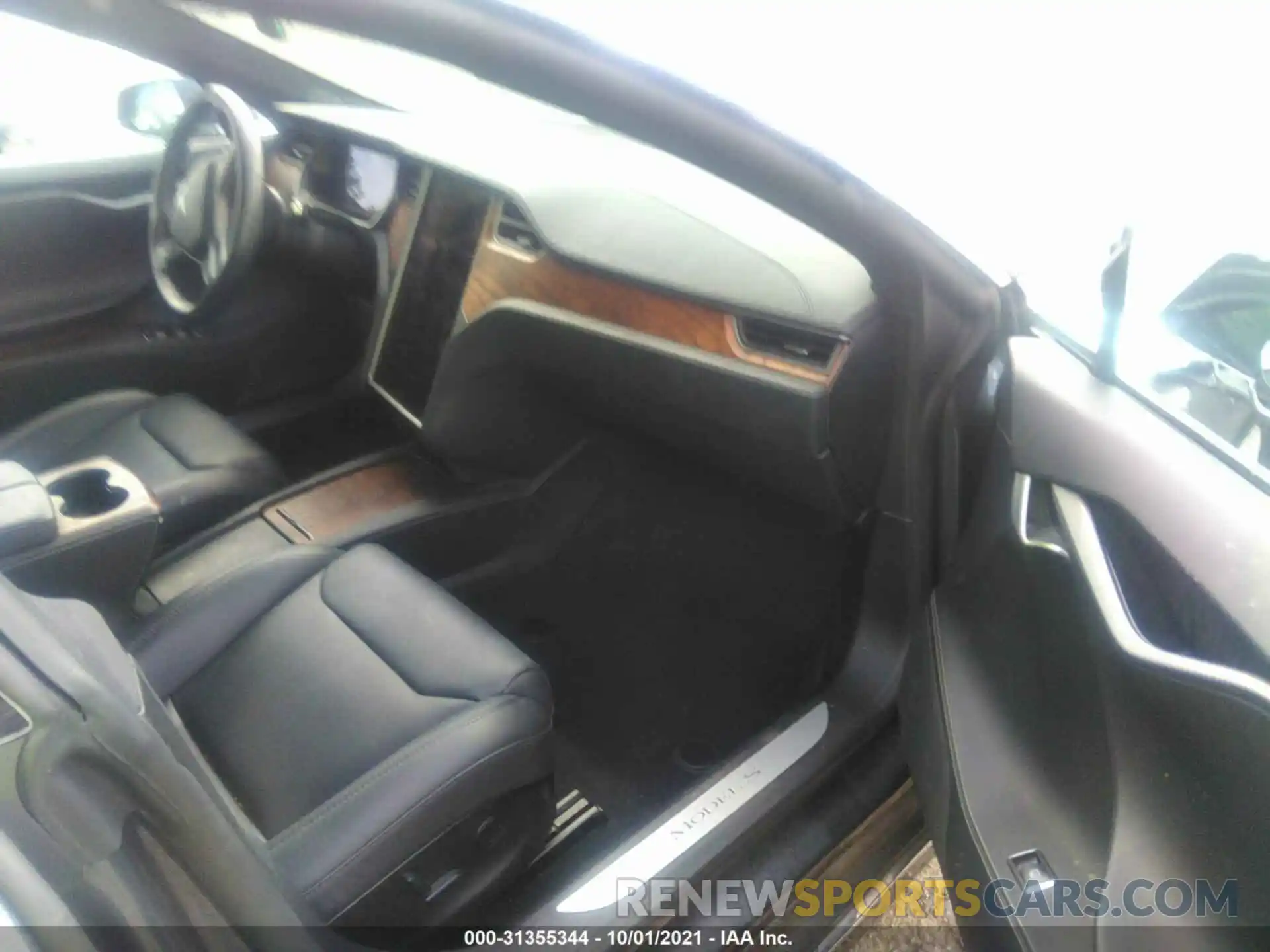 5 Photograph of a damaged car 5YJSA1E25KF302992 TESLA MODEL S 2019