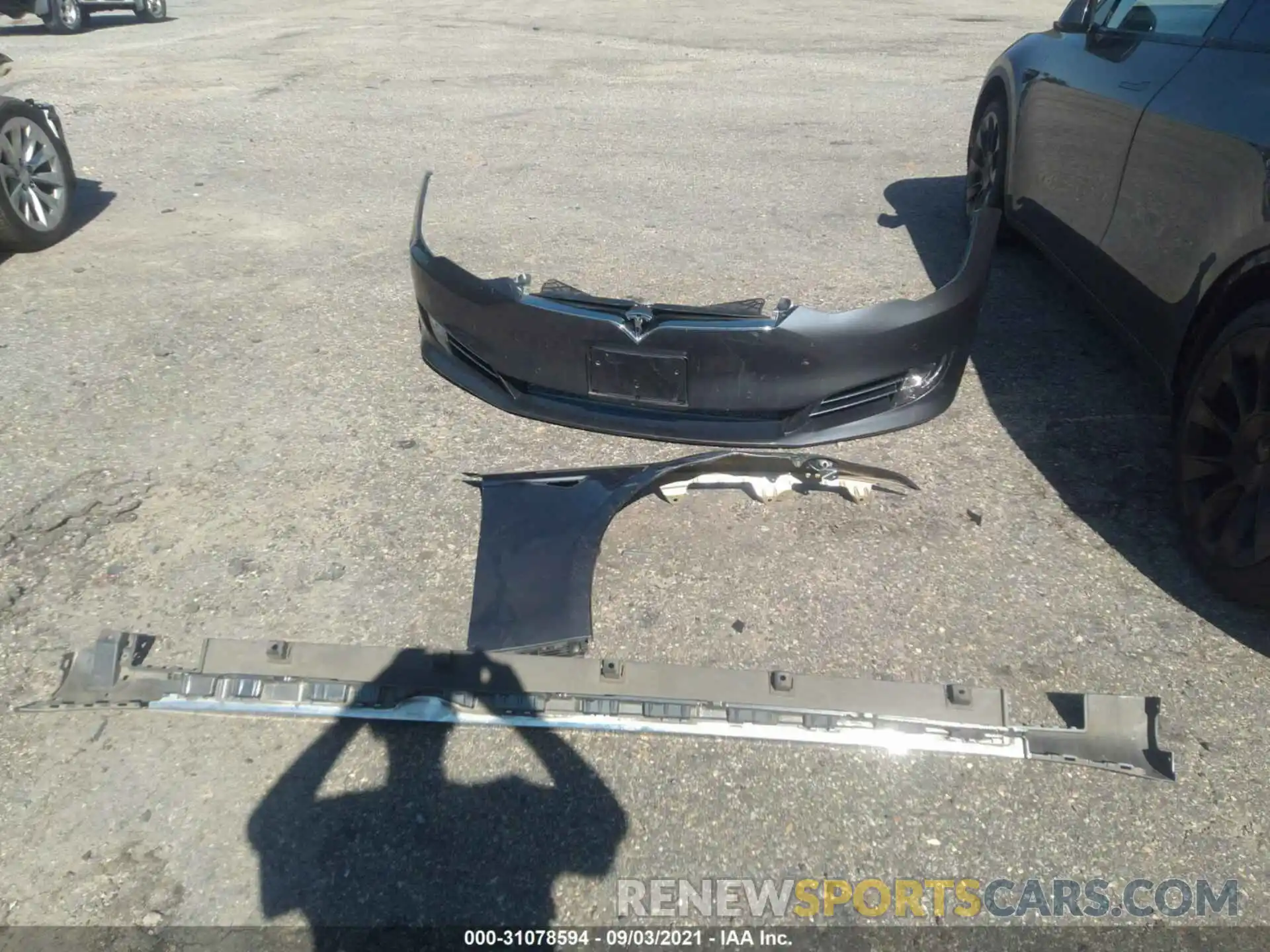 12 Photograph of a damaged car 5YJSA1E25KF307075 TESLA MODEL S 2019