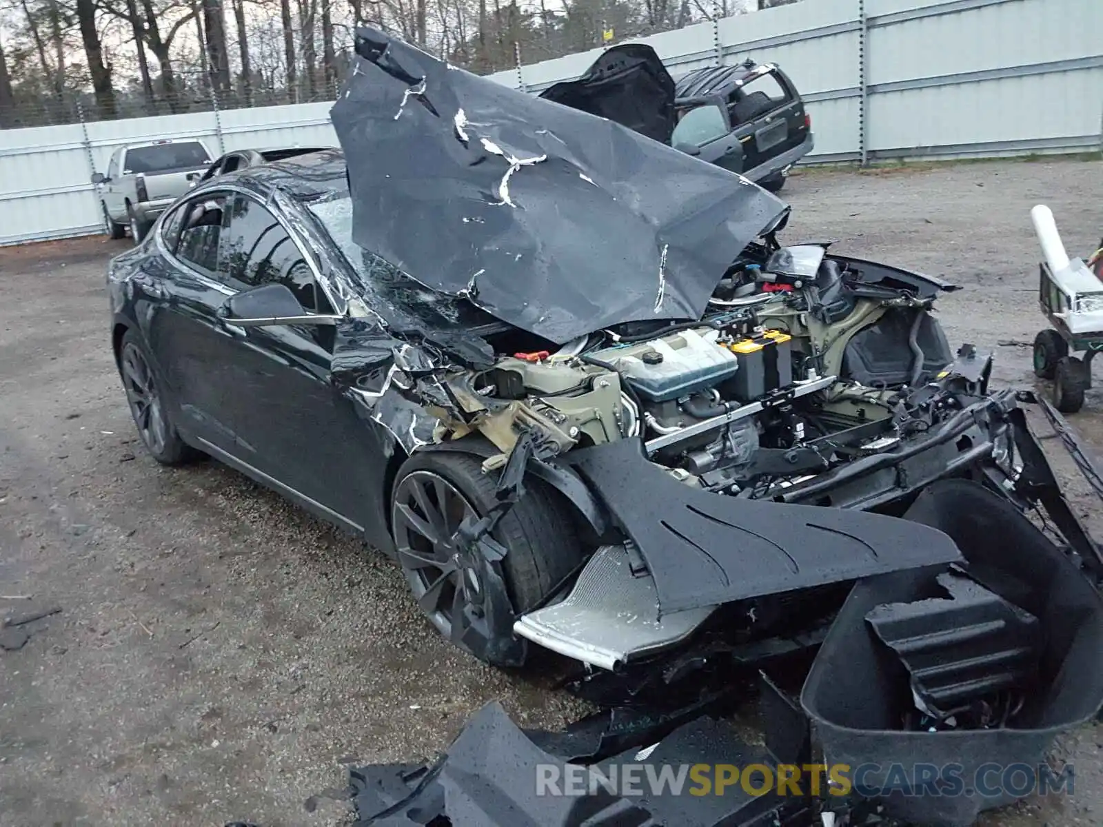 1 Photograph of a damaged car 5YJSA1E25KF338942 TESLA MODEL S 2019