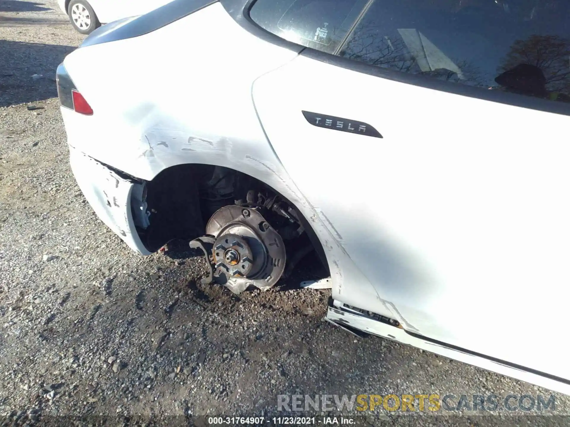 6 Photograph of a damaged car 5YJSA1E25KF345745 TESLA MODEL S 2019