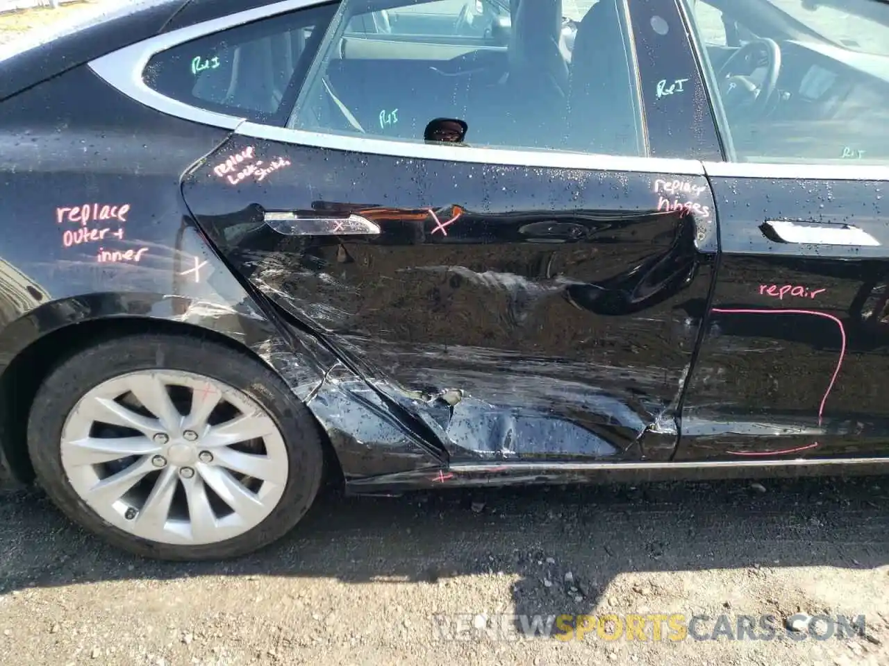 9 Photograph of a damaged car 5YJSA1E26KF299830 TESLA MODEL S 2019