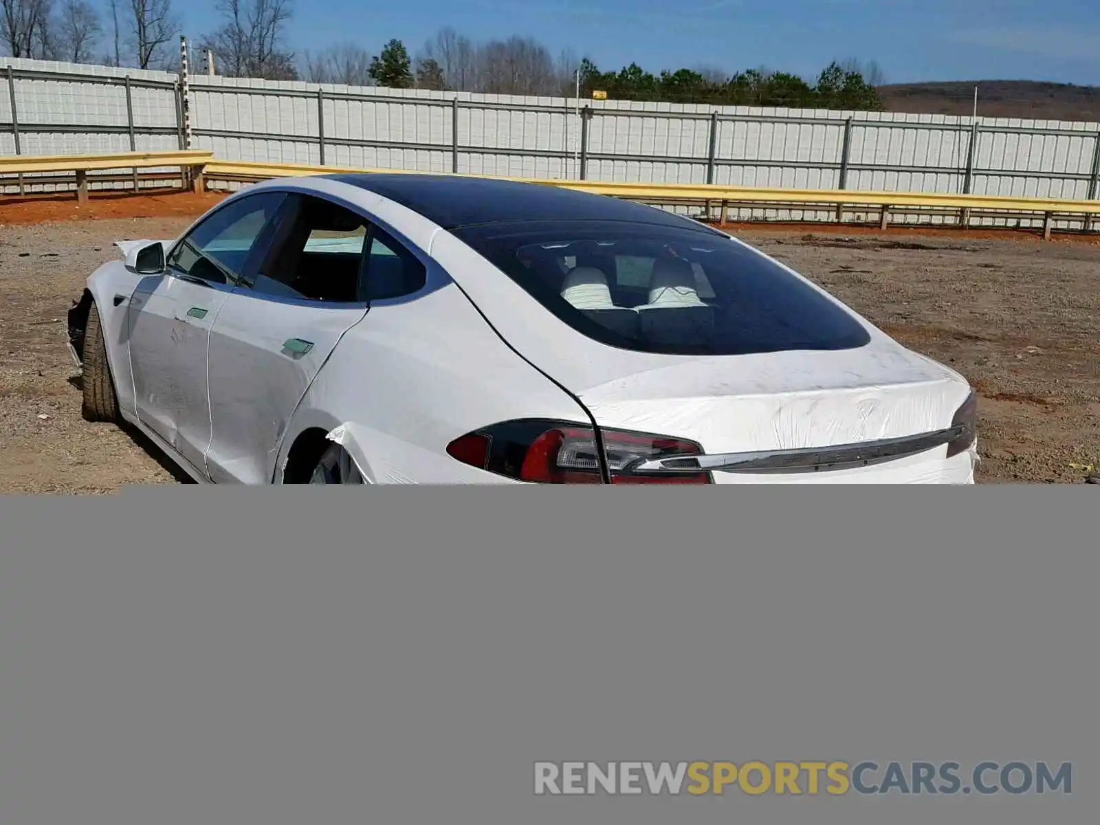 3 Photograph of a damaged car 5YJSA1E26KF299861 TESLA MODEL S 2019