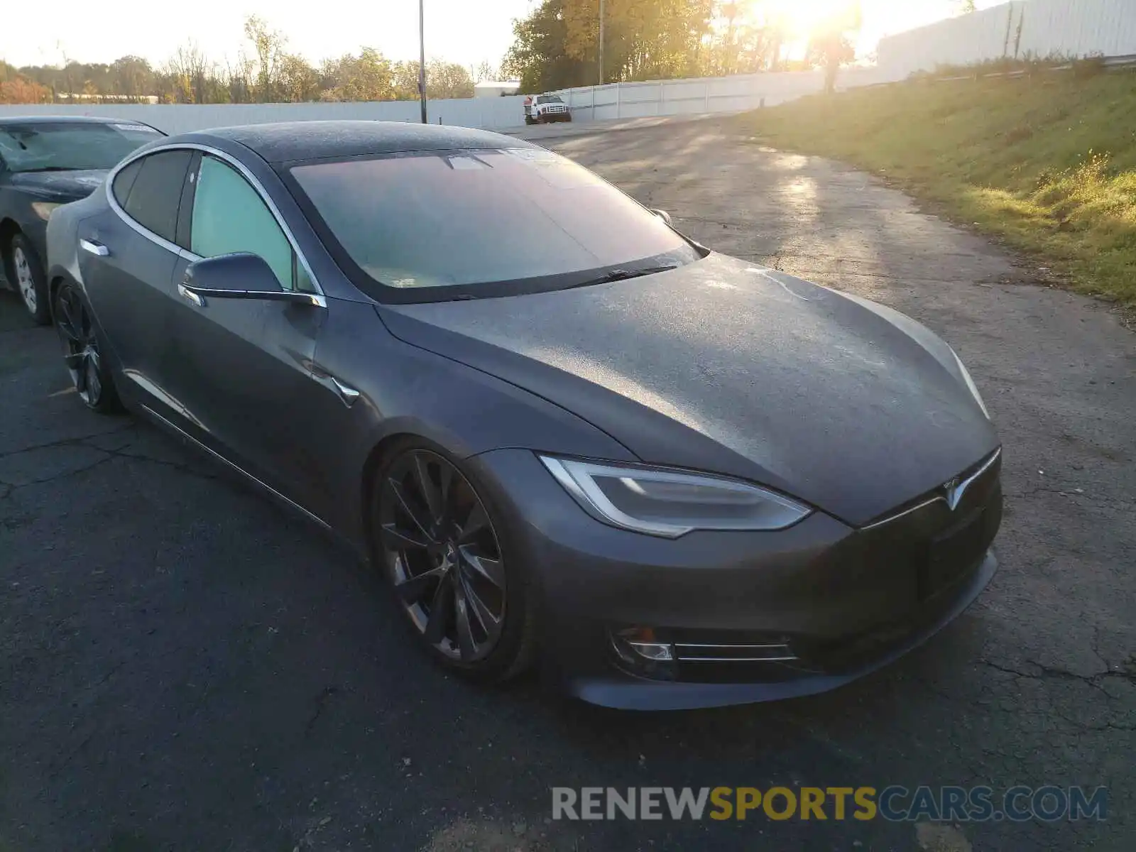 1 Photograph of a damaged car 5YJSA1E26KF305500 TESLA MODEL S 2019