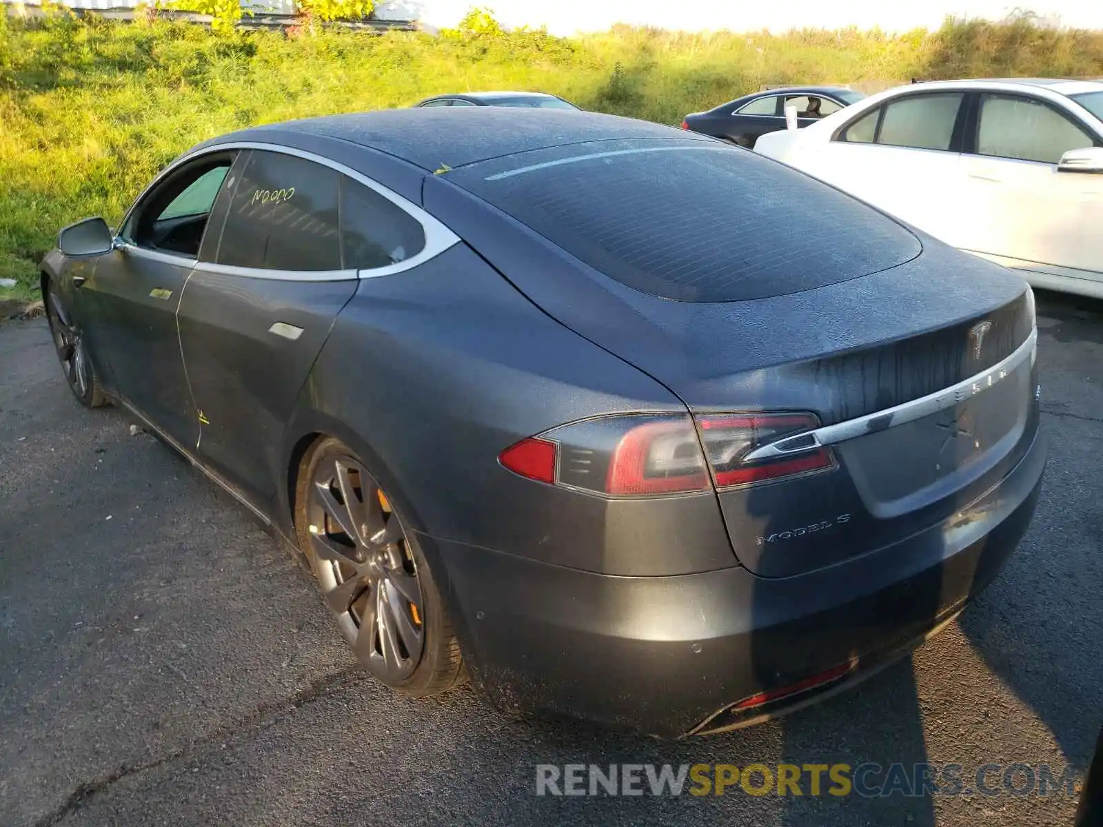 3 Photograph of a damaged car 5YJSA1E26KF305500 TESLA MODEL S 2019