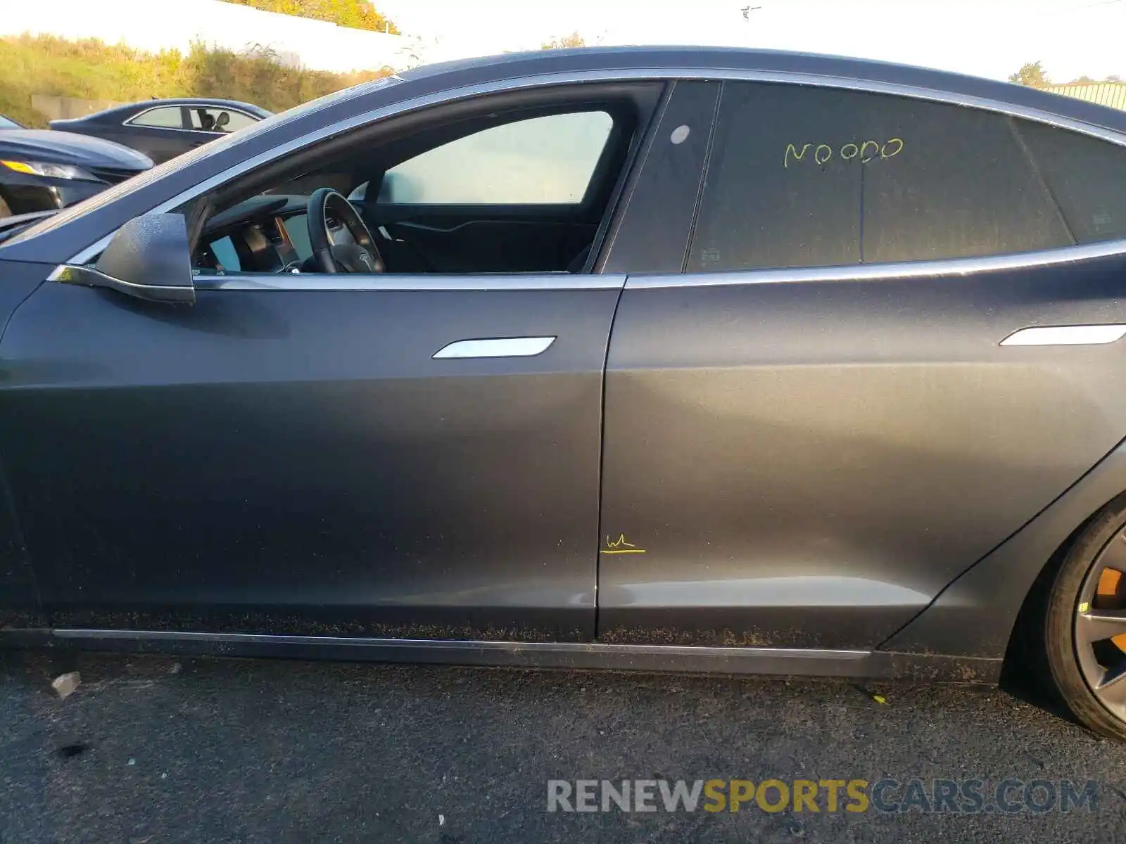 9 Photograph of a damaged car 5YJSA1E26KF305500 TESLA MODEL S 2019