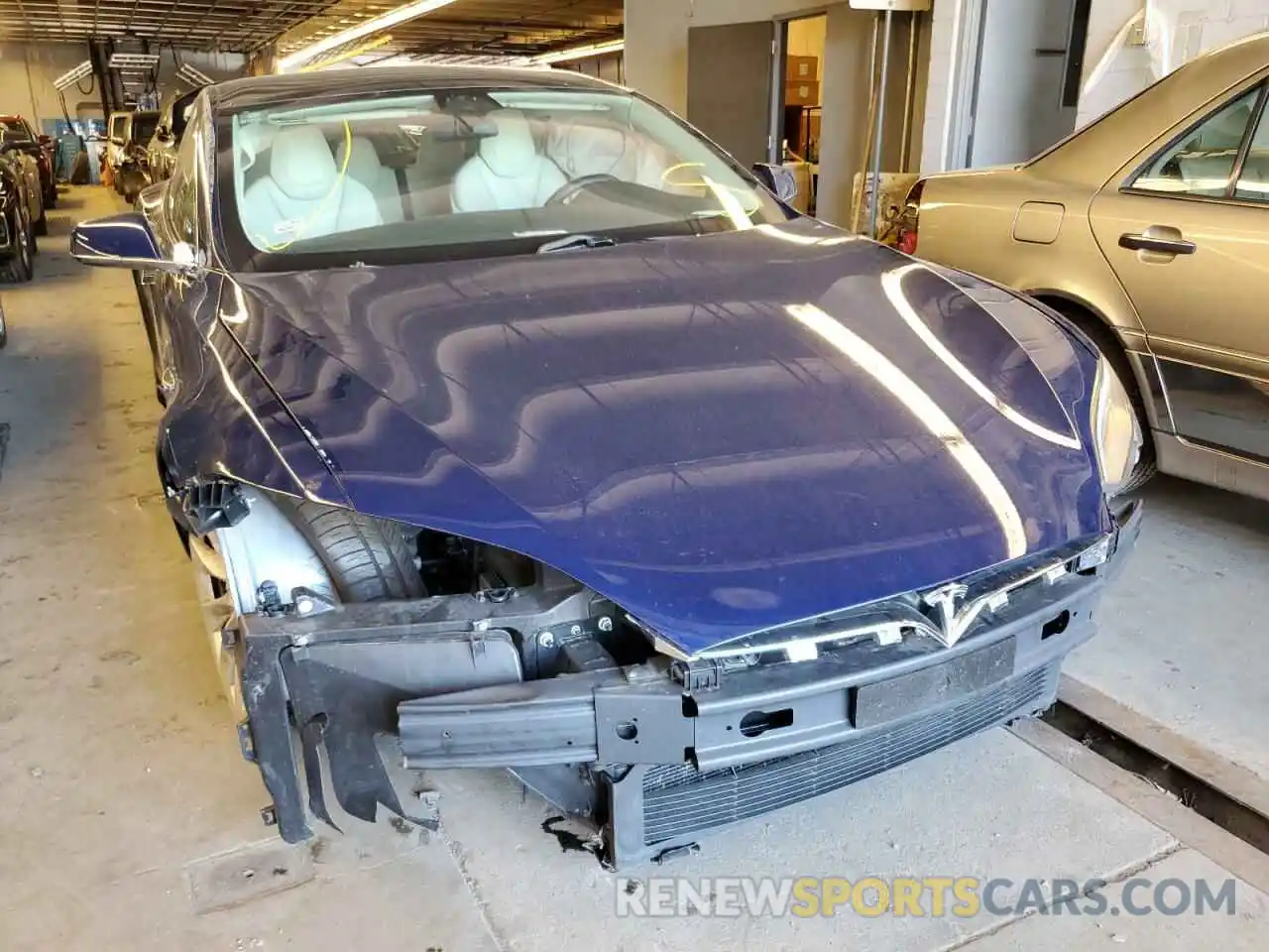 9 Photograph of a damaged car 5YJSA1E26KF305948 TESLA MODEL S 2019