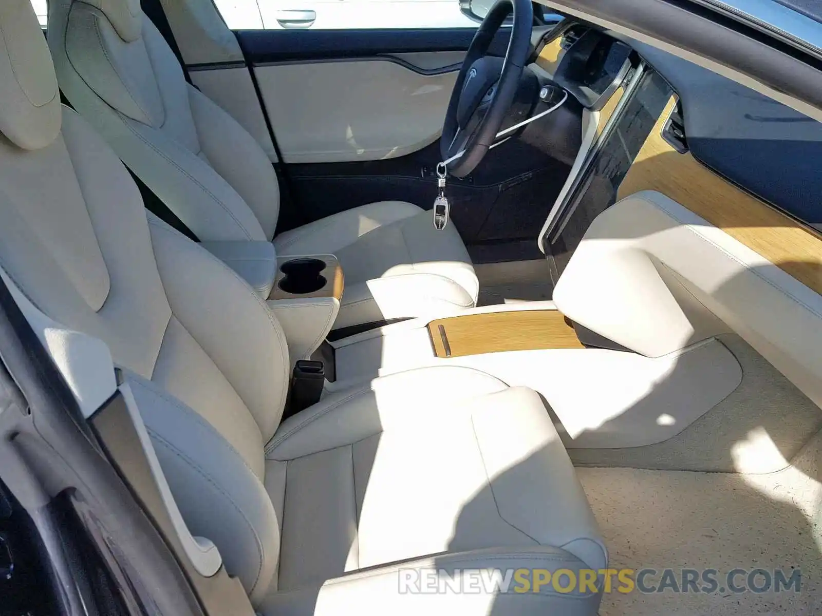 5 Photograph of a damaged car 5YJSA1E26KF312771 TESLA MODEL S 2019