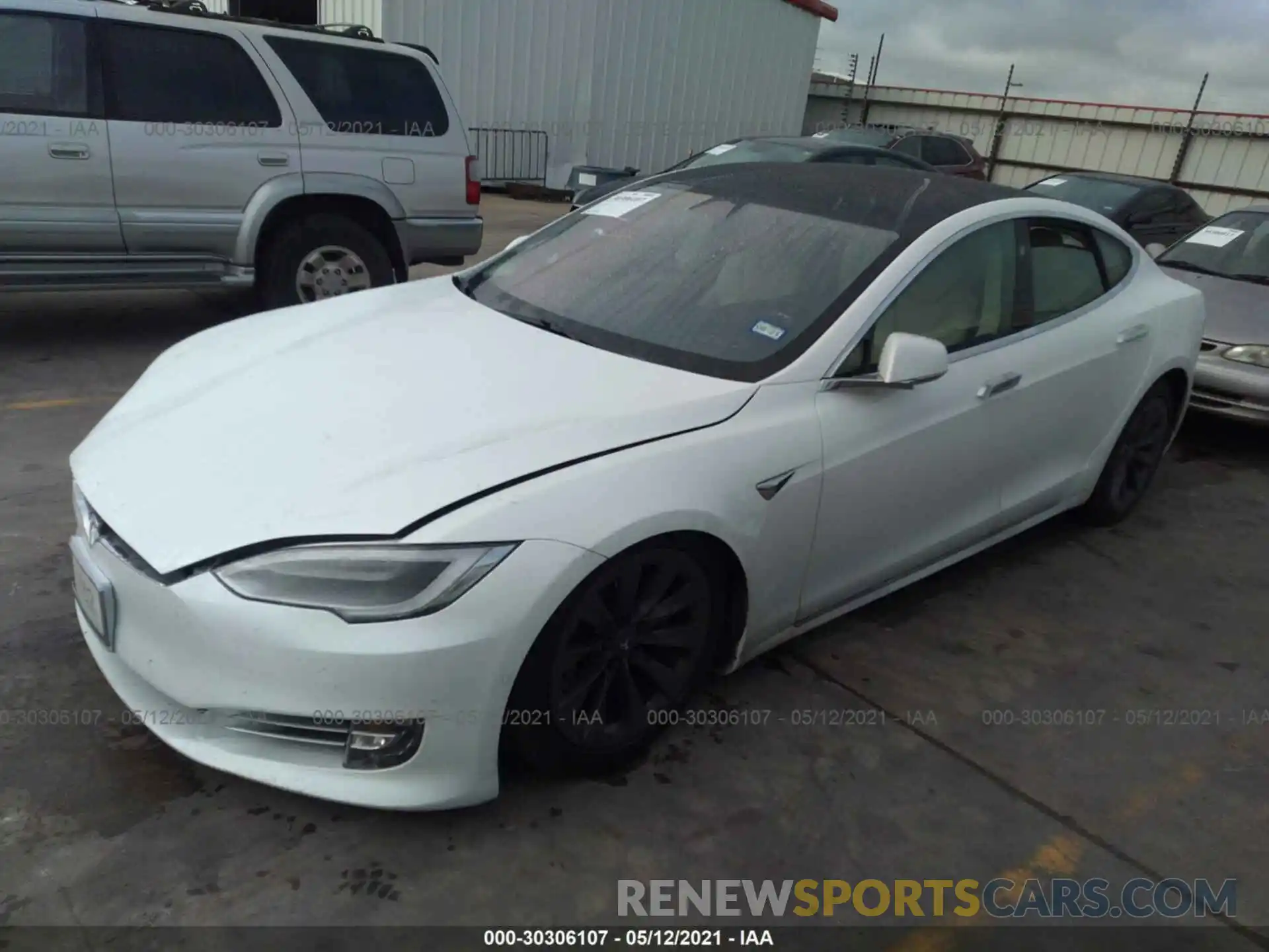 2 Photograph of a damaged car 5YJSA1E26KF330574 TESLA MODEL S 2019