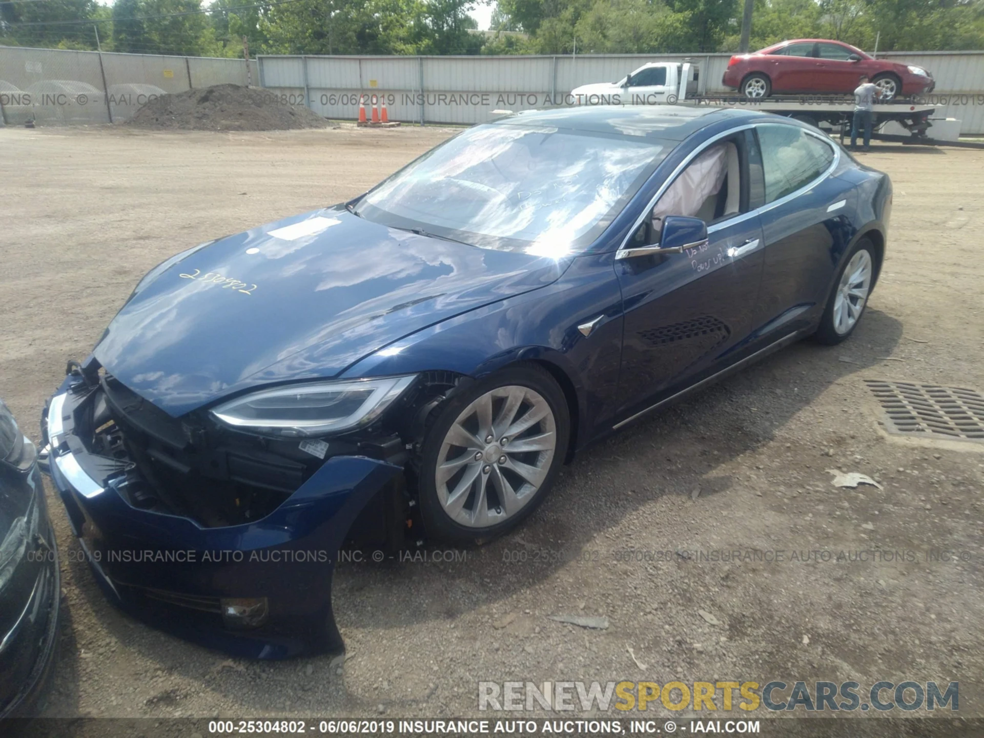 2 Photograph of a damaged car 5YJSA1E27KF304923 TESLA MODEL S 2019